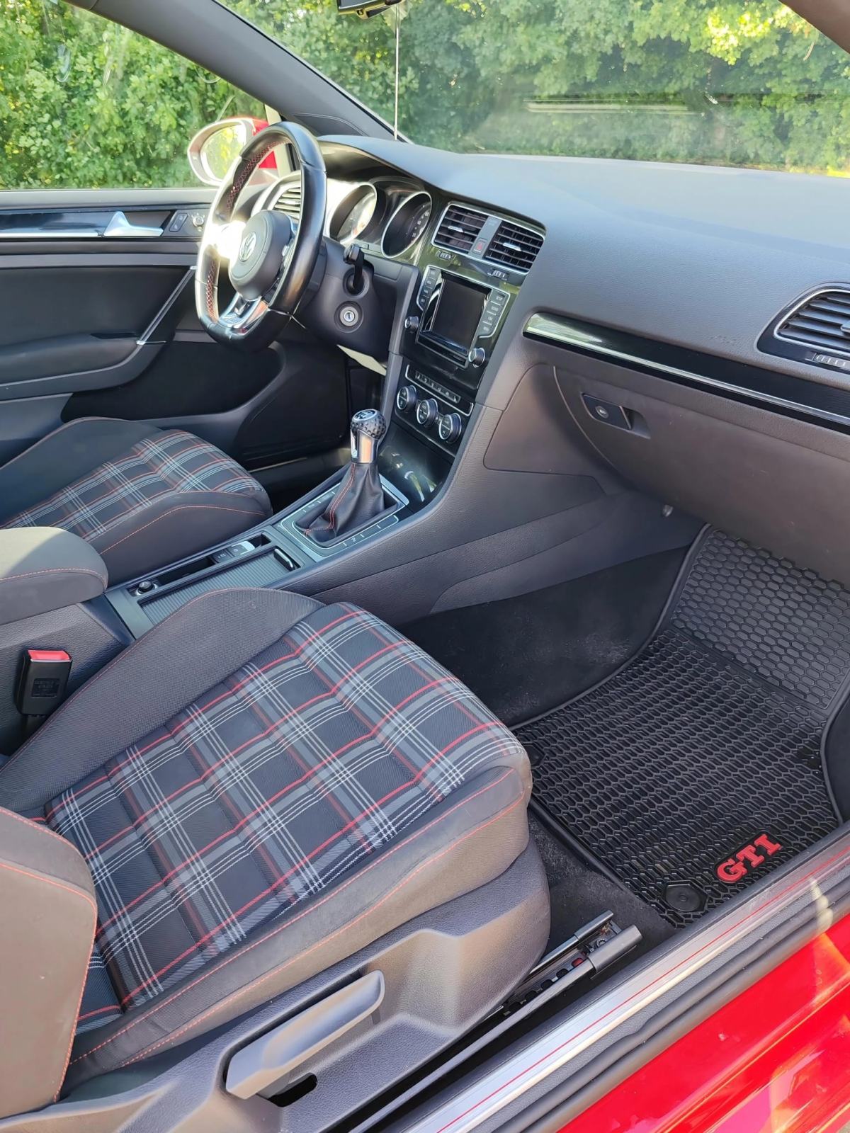 VW Golf 7 GTI 2.0 TSI, odlična oprema, reg. do 06/2027 - Top stanje!, fotografija 13
