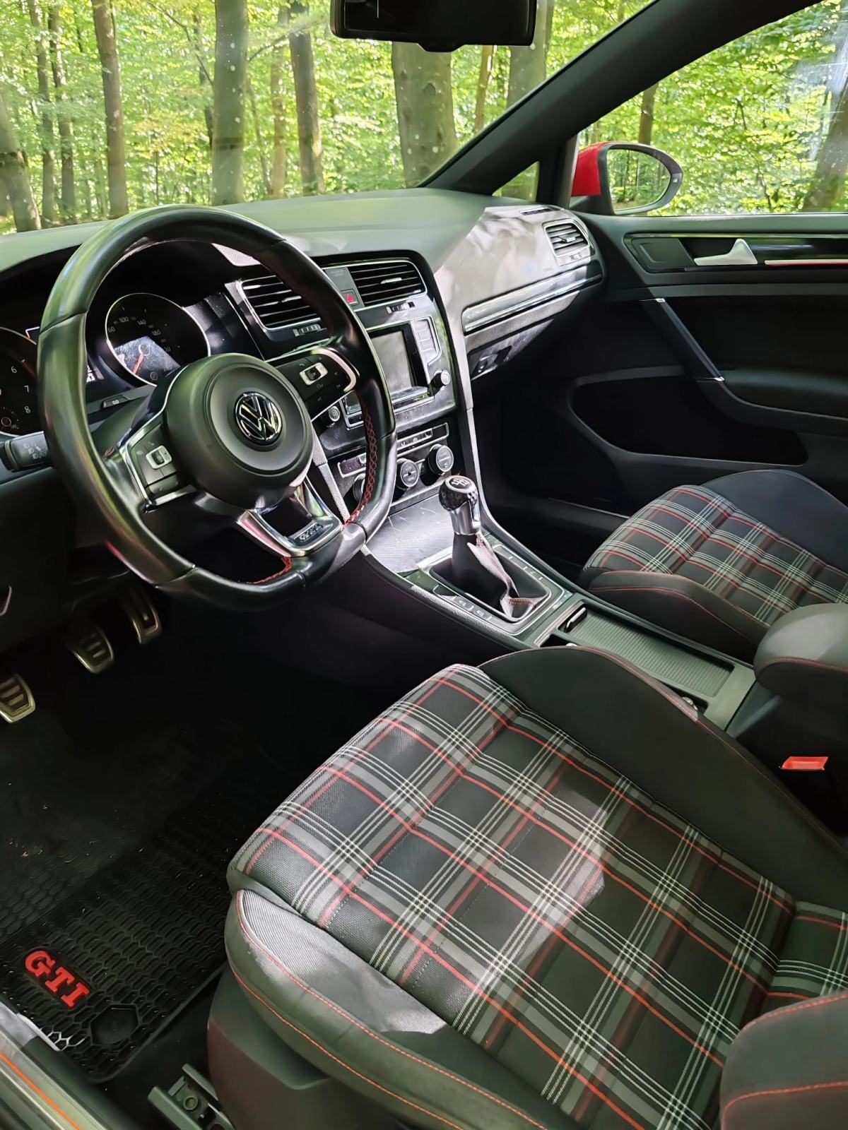 VW Golf 7 GTI 2.0 TSI, odlična oprema, reg. do 06/2027 - Top stanje!, fotografija 17