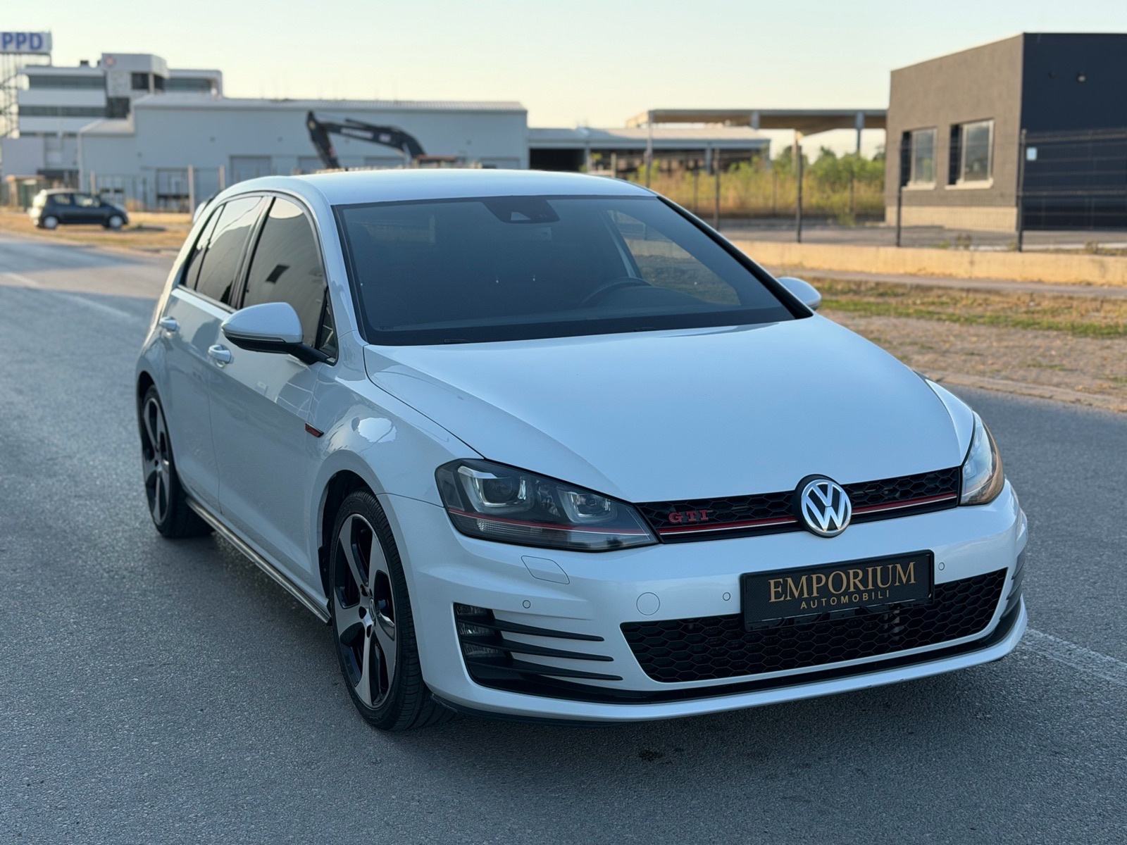 VW Golf 7 GTI Perfomance 2.0TSI DSG, fotografija 3