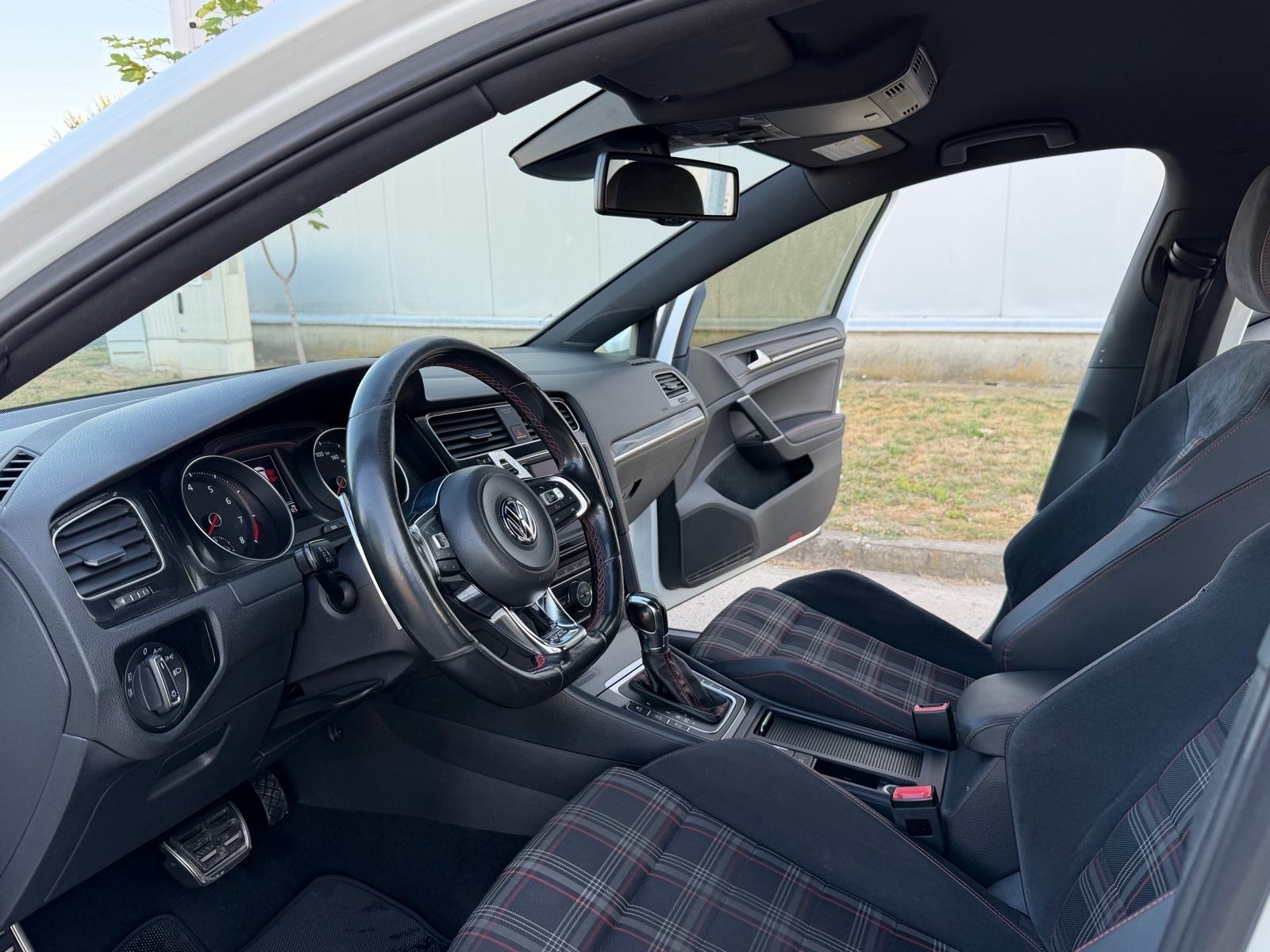 VW Golf 7 GTI Perfomance 2.0TSI DSG, fotografija 9
