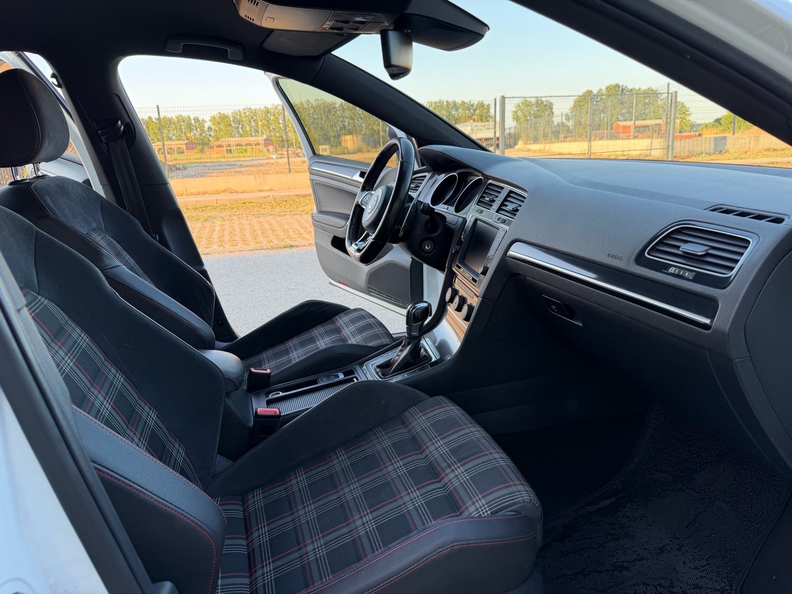 VW Golf 7 GTI Perfomance 2.0TSI DSG, fotografija 10