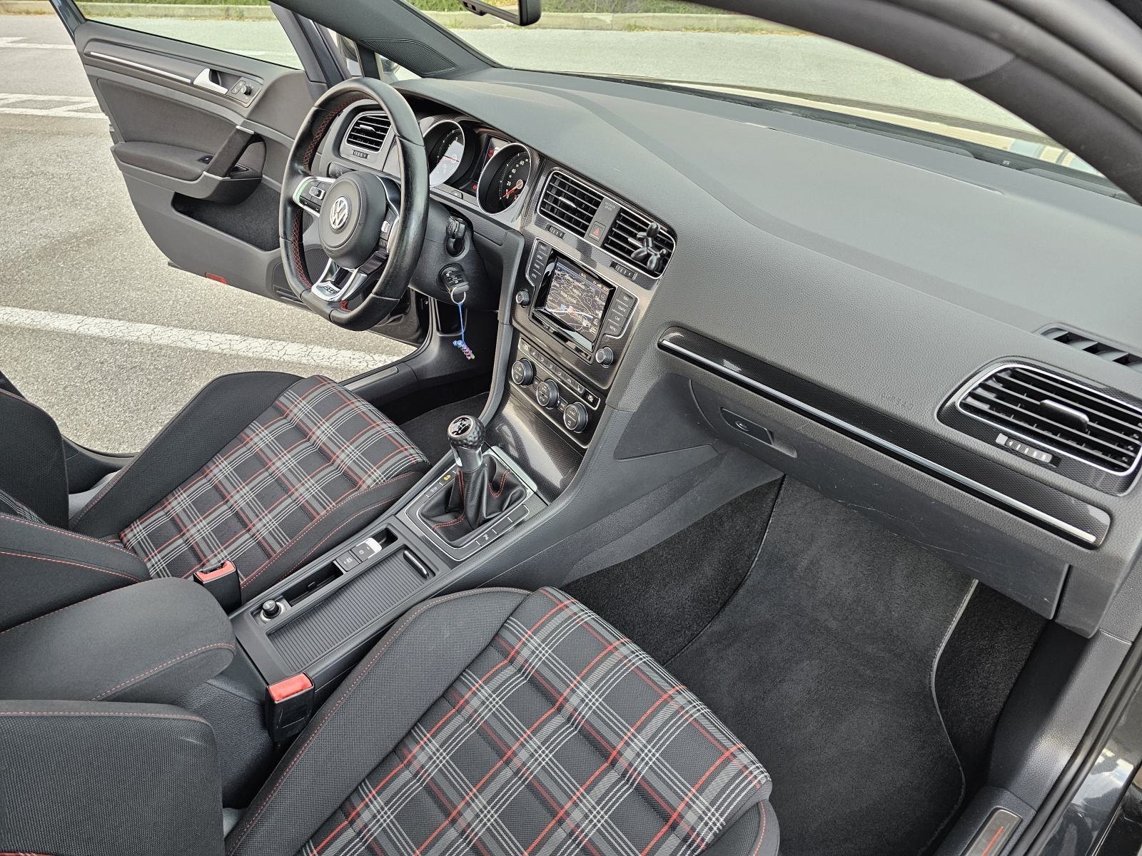 VW Golf 7 GTI, fotografija 13