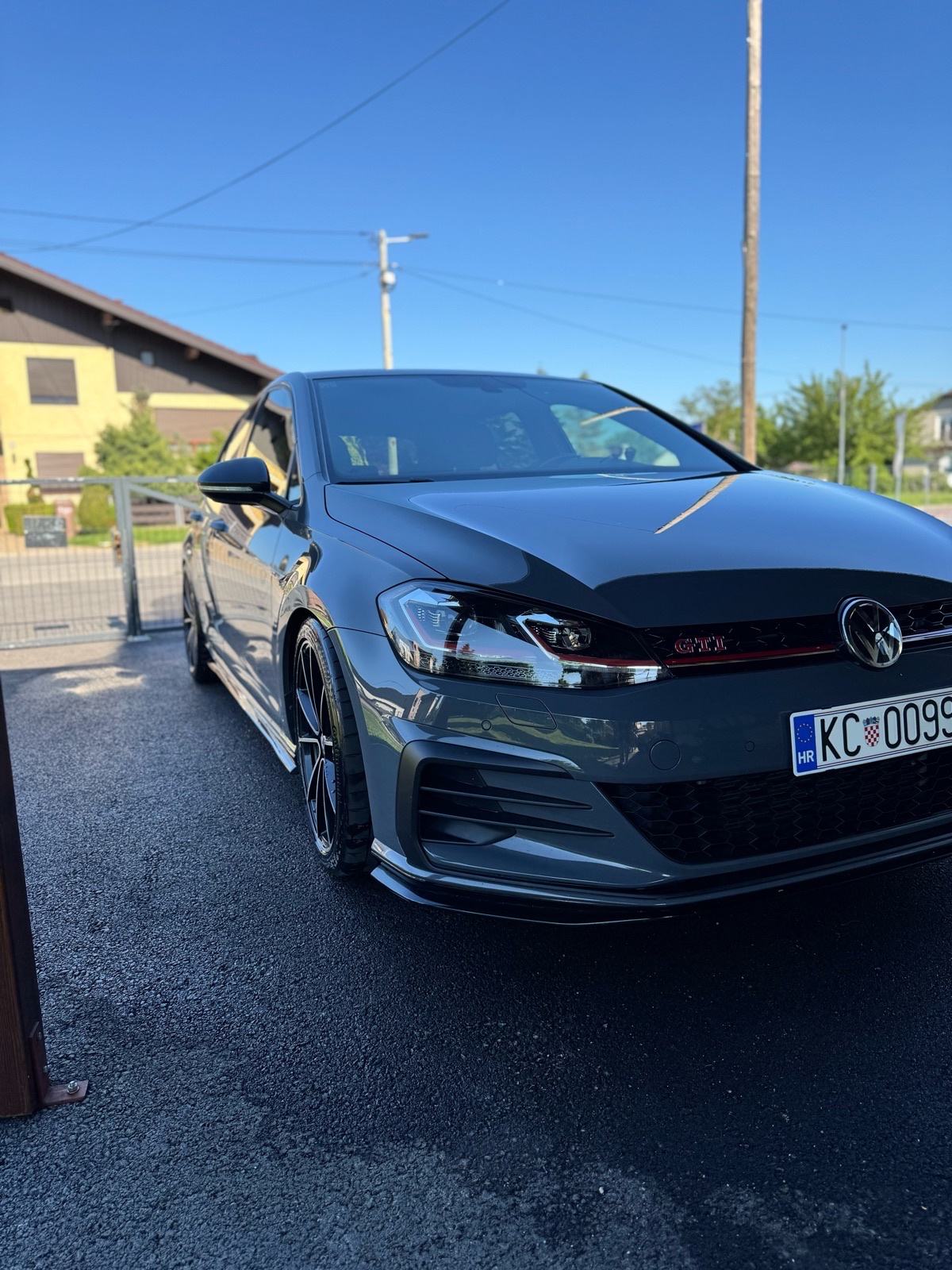 VW Golf 7.5 GTI TCR, pogled izvana - slika 2