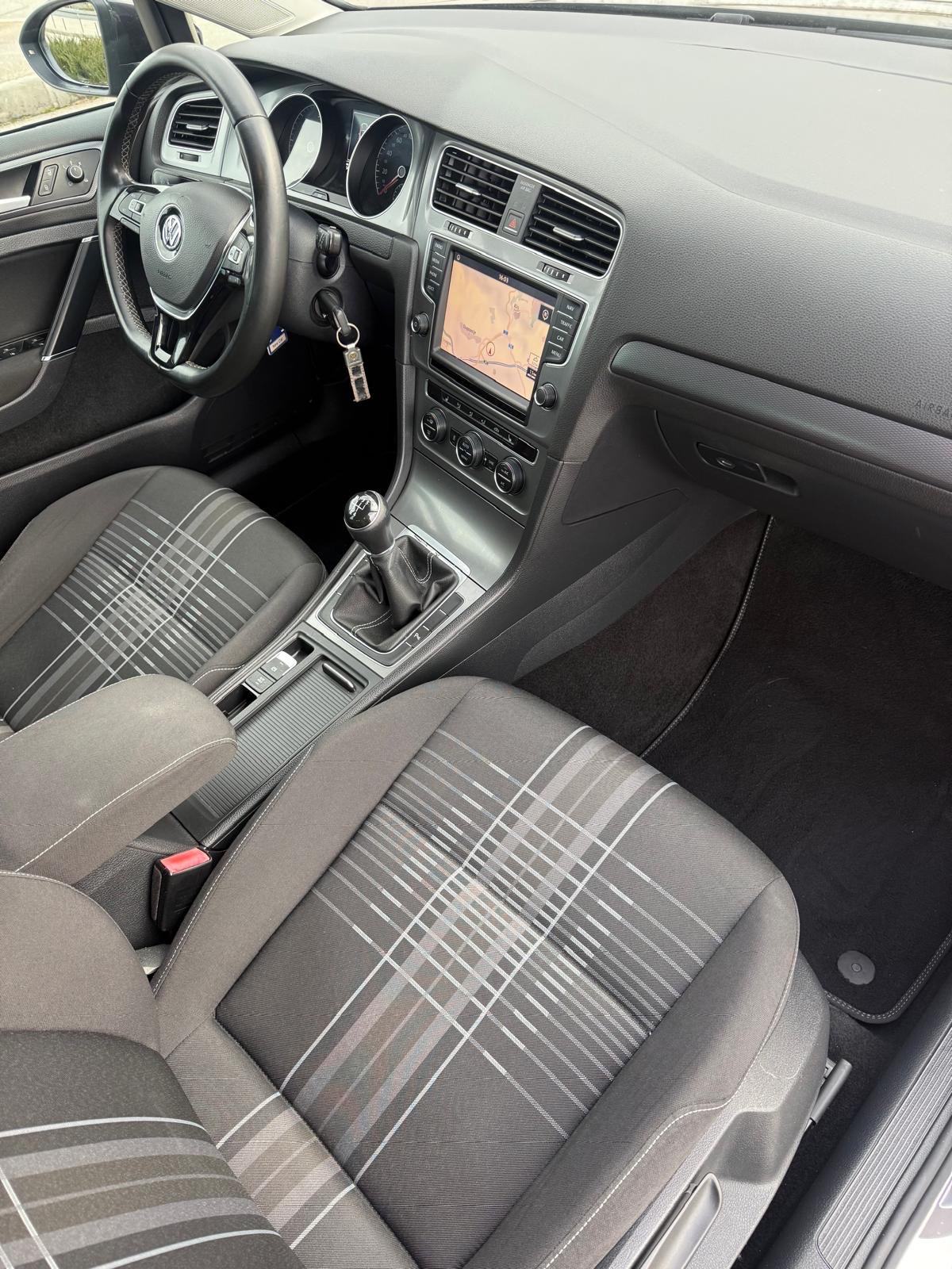 VW Golf 7 Lounge_Discover Pro~Led_Webasto_Reg 02/27, fotografija 11
