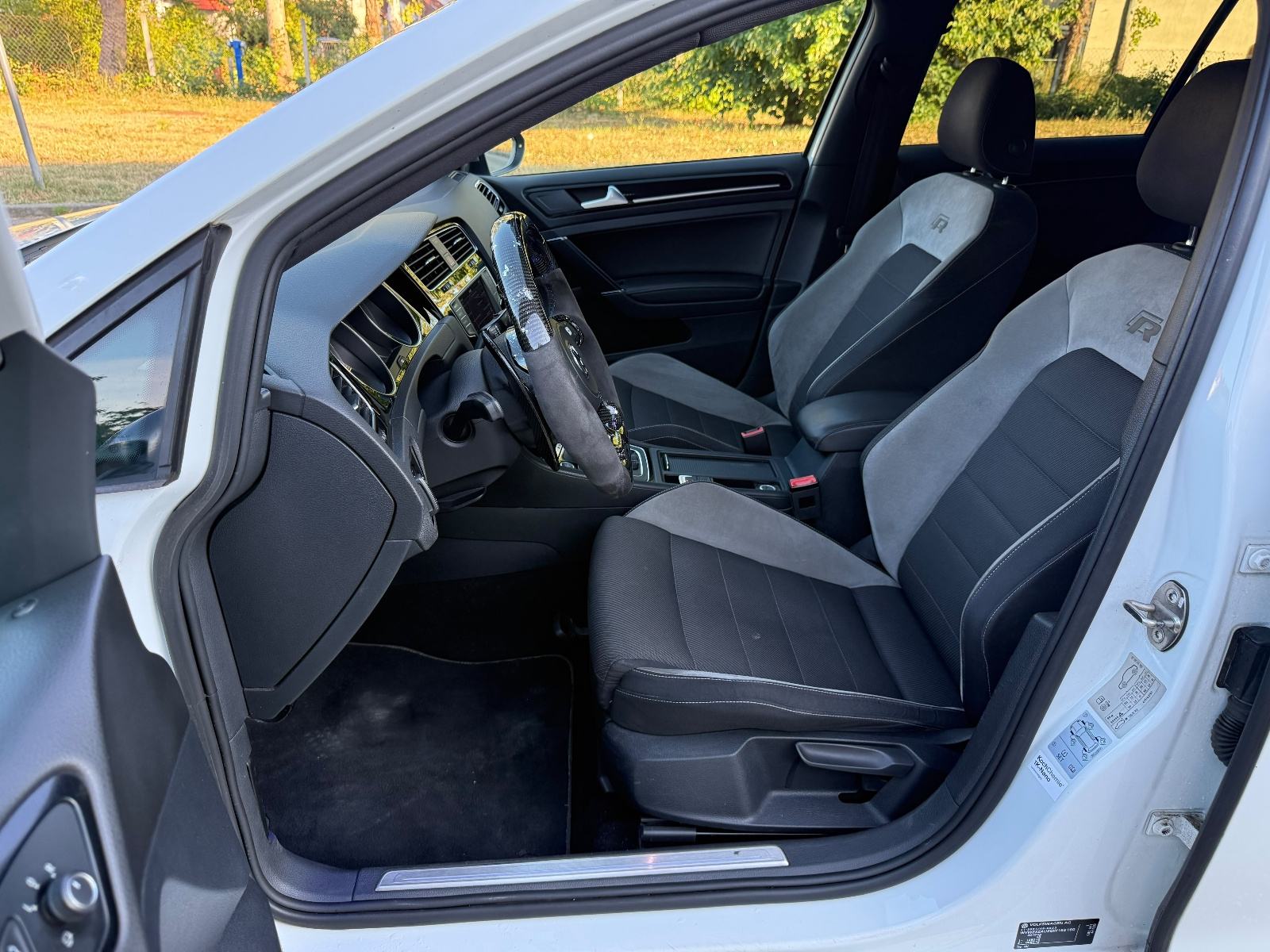 VW Golf 7 R*DSG*FULL LED*GRAIL AUSPUH*, fotografija 15