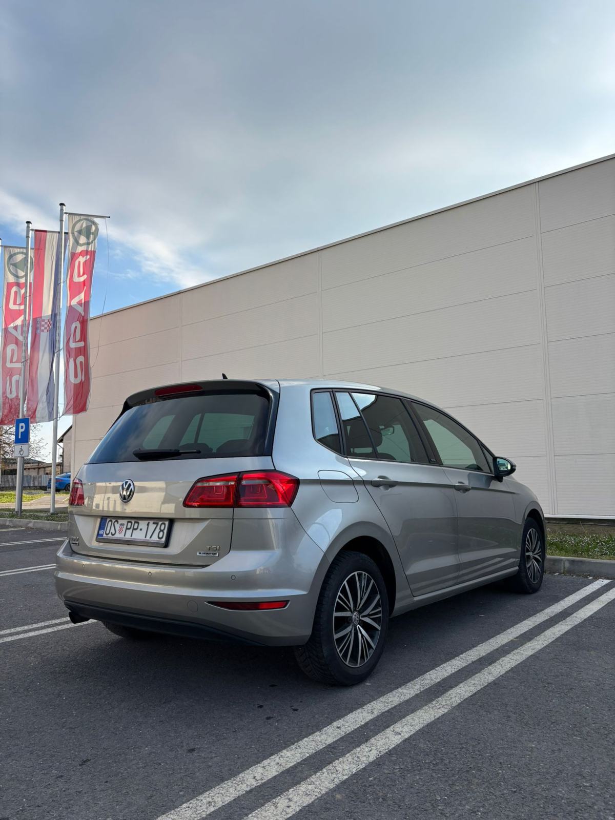 VW Golf 7 Sportsvan 1.2 tfsi, fotografija 2