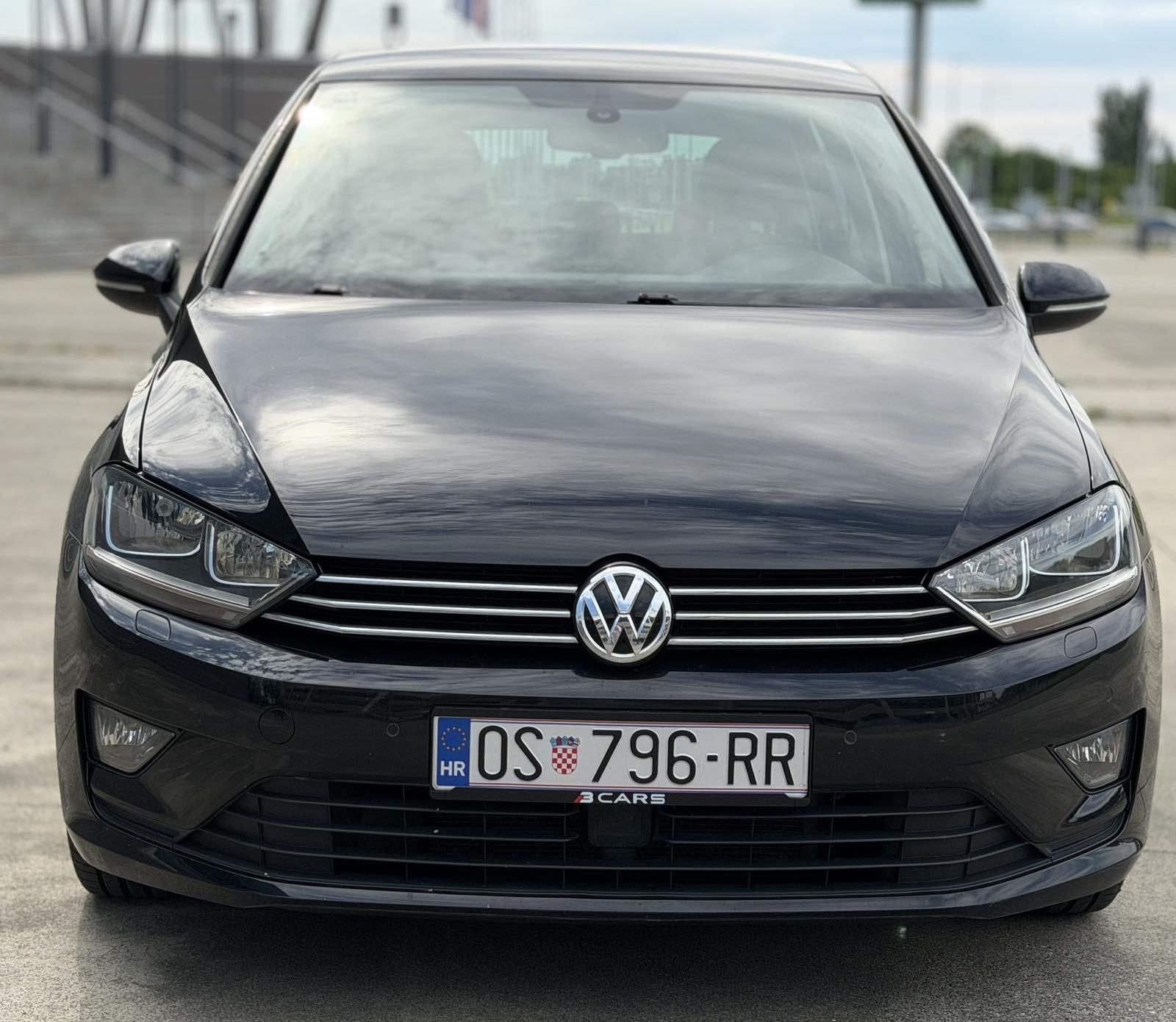 VW GOLF 7 SPORTVAN ** REG. GODINU DANA** SERVISNA**NOVE GUME**, fotografija 2