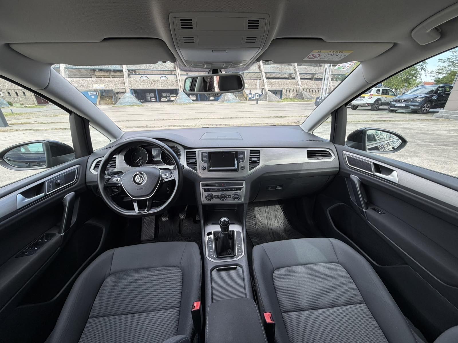 VW GOLF 7 SPORTVAN ** REG. GODINU DANA** SERVISNA**NOVE GUME**, fotografija 10