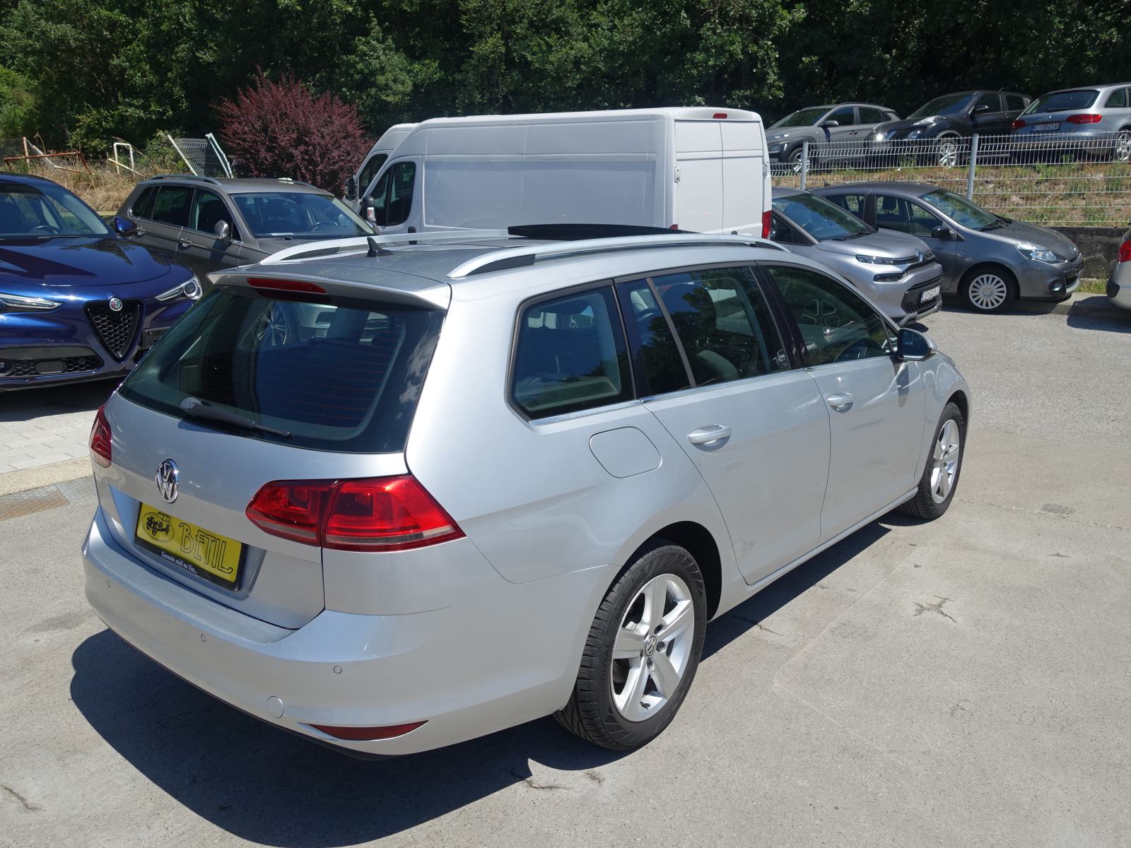 VW Golf 7 SW 1,6 TDI Highline REG.01/2027., fotografija 3