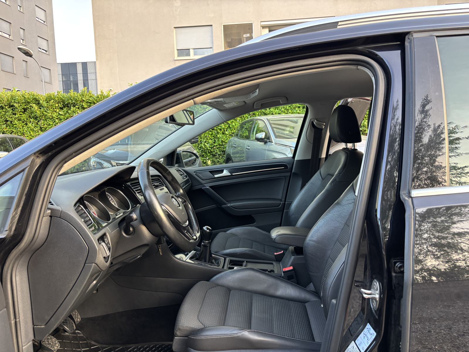 VW GOLF 7 VARIANT 1,6 TDI 2015 GOD 171,000 KM HIGH-LINE CIJENA 9,200€, fotografija 9