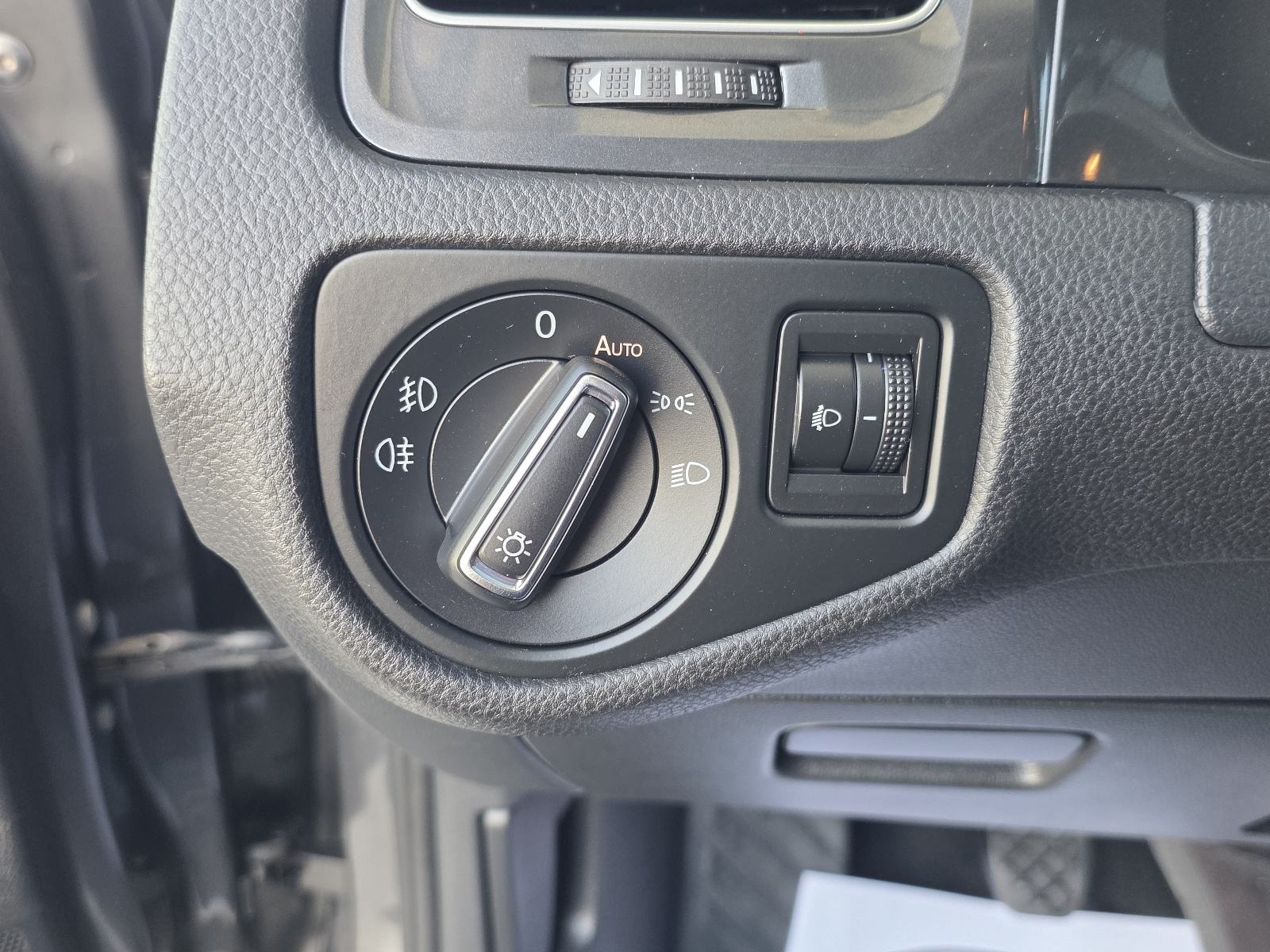 VW Golf 7 Variant 1,6 TDI ALU,NAVI TOP STANJE, fotografija 19