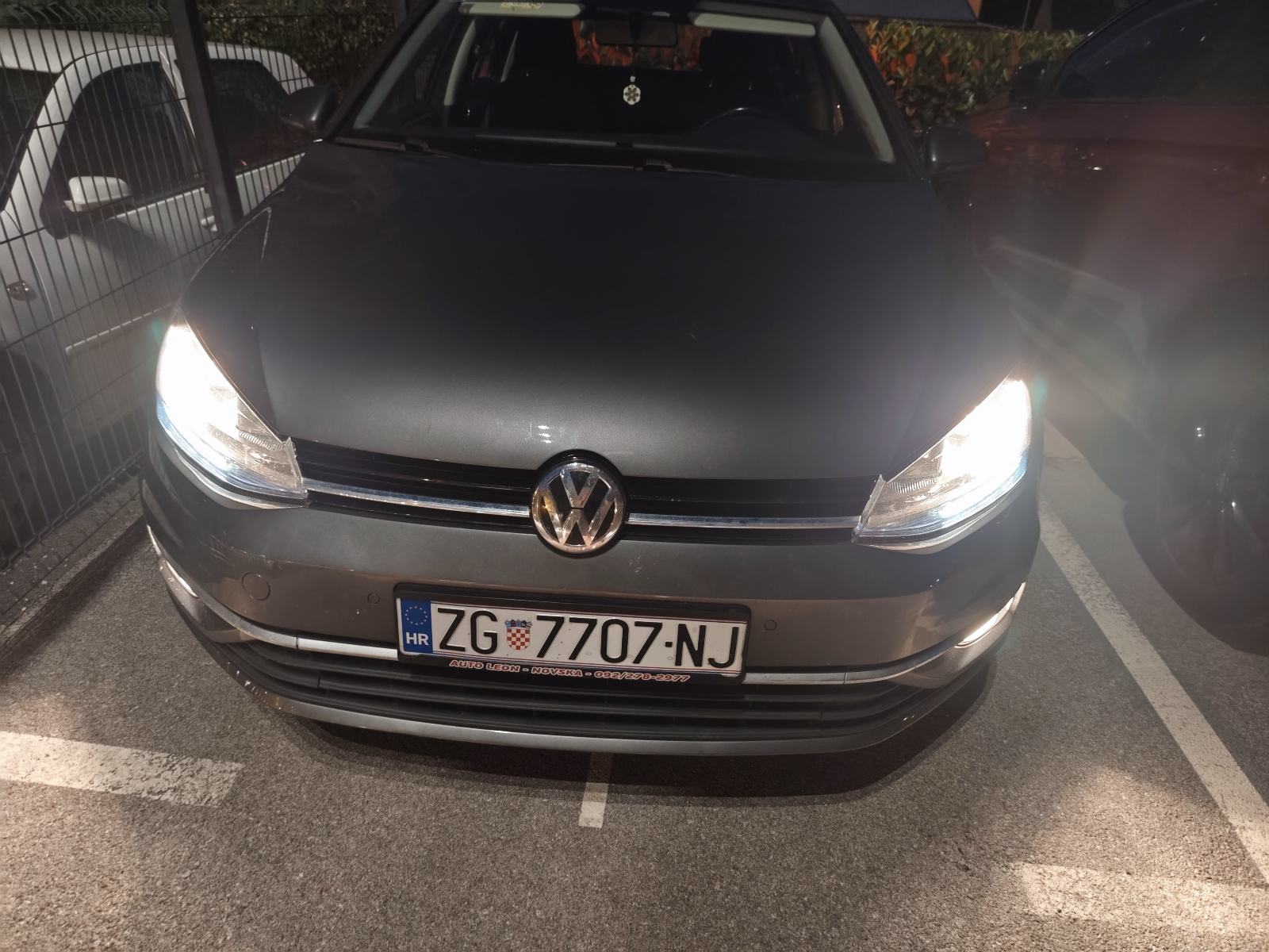 VW GOLF 7,5 VARIANT 1,6 TDI AUTOMATIK TIP-TOP STANJE, NIKAD U SUDARU!!, fotografija 8