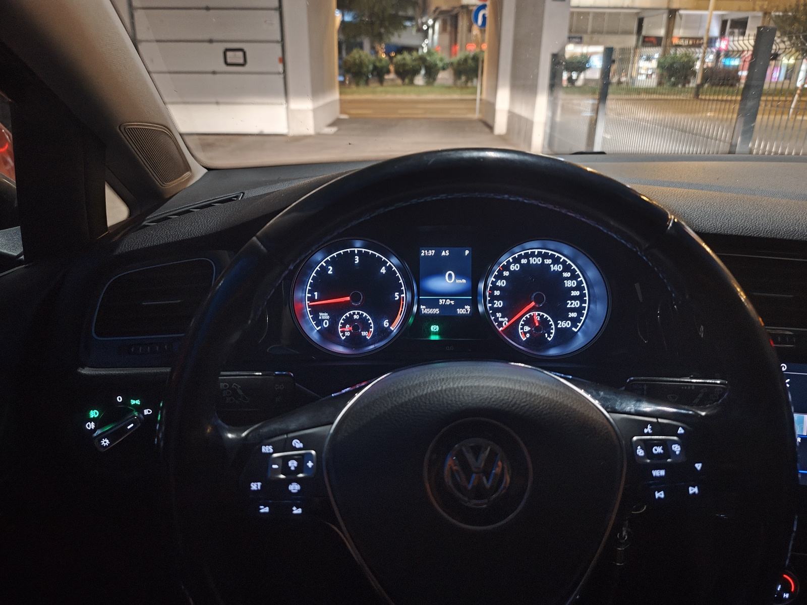 VW GOLF 7,5 VARIANT 1,6 TDI AUTOMATIK TIP-TOP STANJE, NIKAD U SUDARU!!, fotografija 10