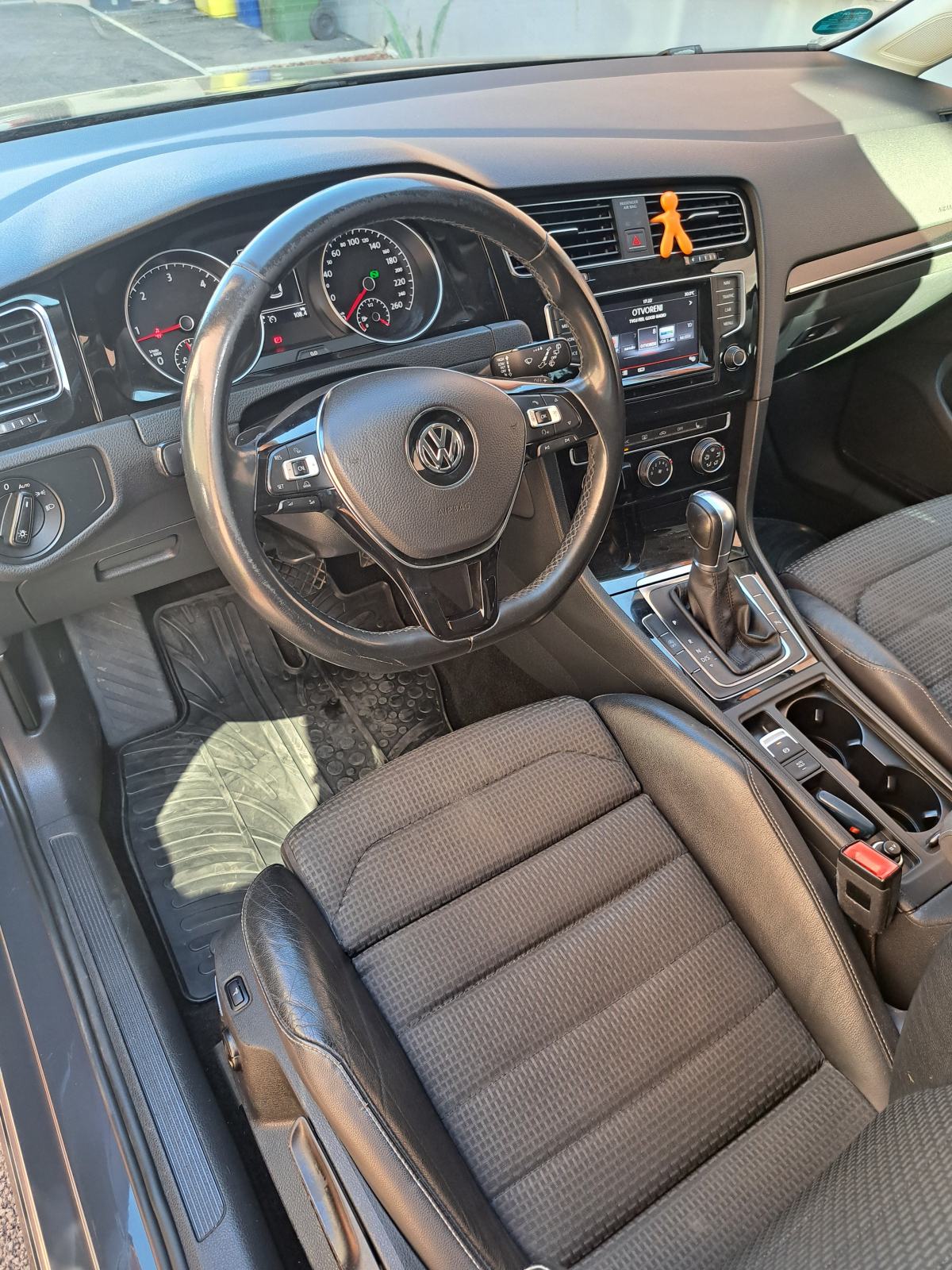 VW Golf 7 Variant 1,6 TDI Highline 5900€, fotografija 12