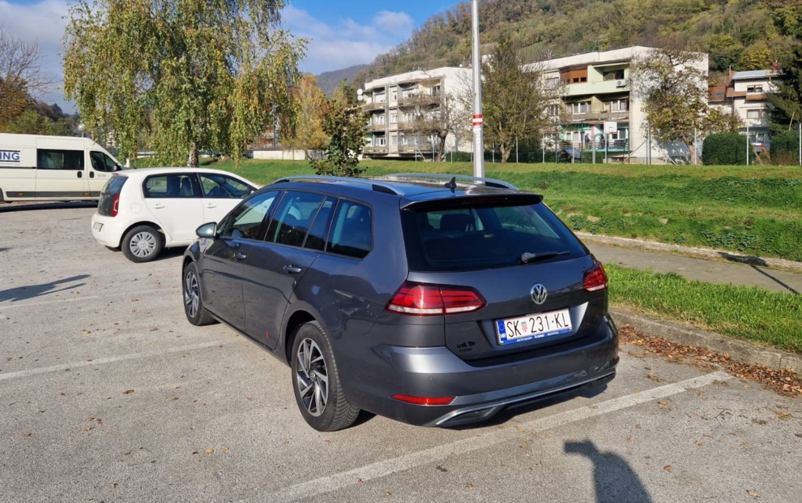 Prodaje se Golf 7 Variant 2017 – DSG automatik, s bogatom opremom i se, fotografija 6