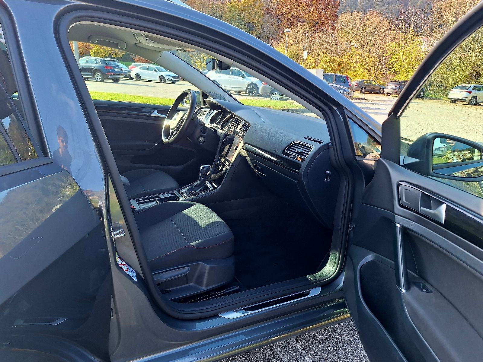 Prodaje se Golf 7 Variant 2017 – DSG automatik, s bogatom opremom i se, fotografija 9