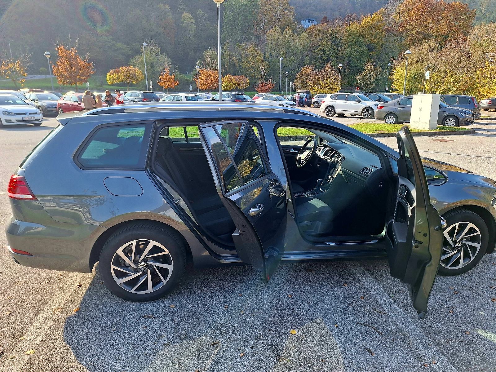 Prodaje se Golf 7 Variant 2017 – DSG automatik, s bogatom opremom i se, fotografija 8