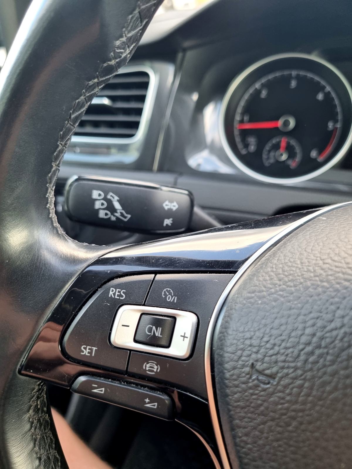 VW Golf 7 Variant 1,6 TDI reg.04/27 -2seta točkova NAV SHZ MFV, fotografija 16