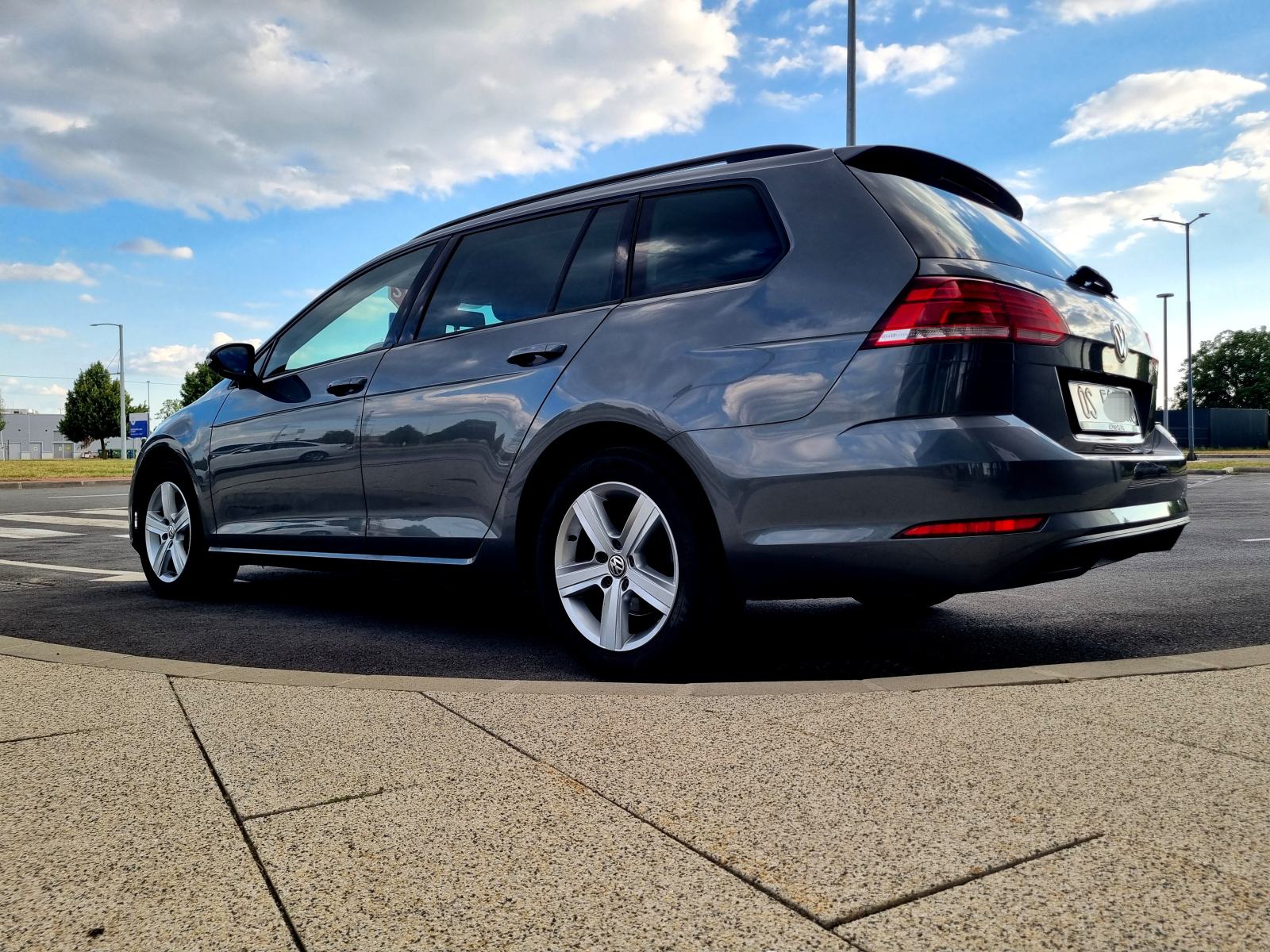 VW Golf 7 Variant 1,6 TDI reg.04/27 -2seta točkova NAV SHZ MFV, fotografija 3