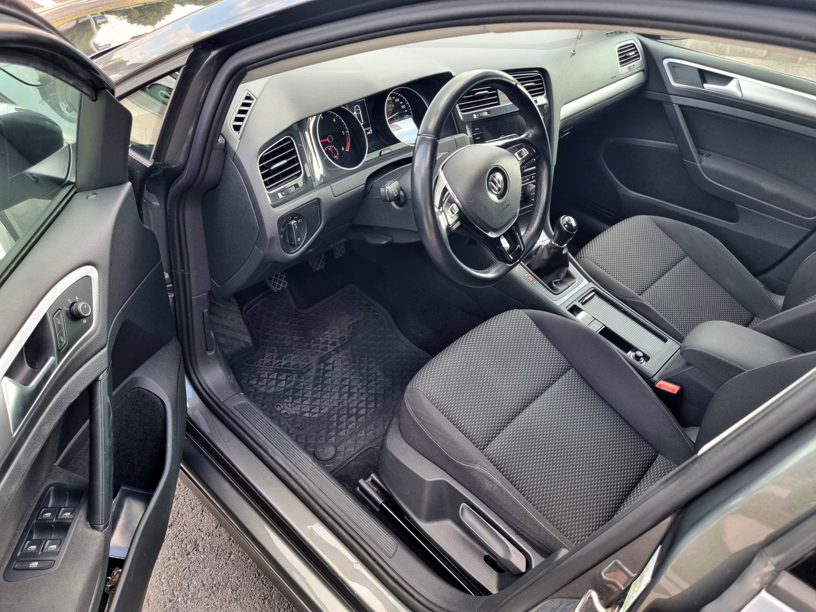 VW Golf 7 Variant 1,6 TDI reg.04/27 -2seta točkova NAV SHZ MFV, fotografija 11