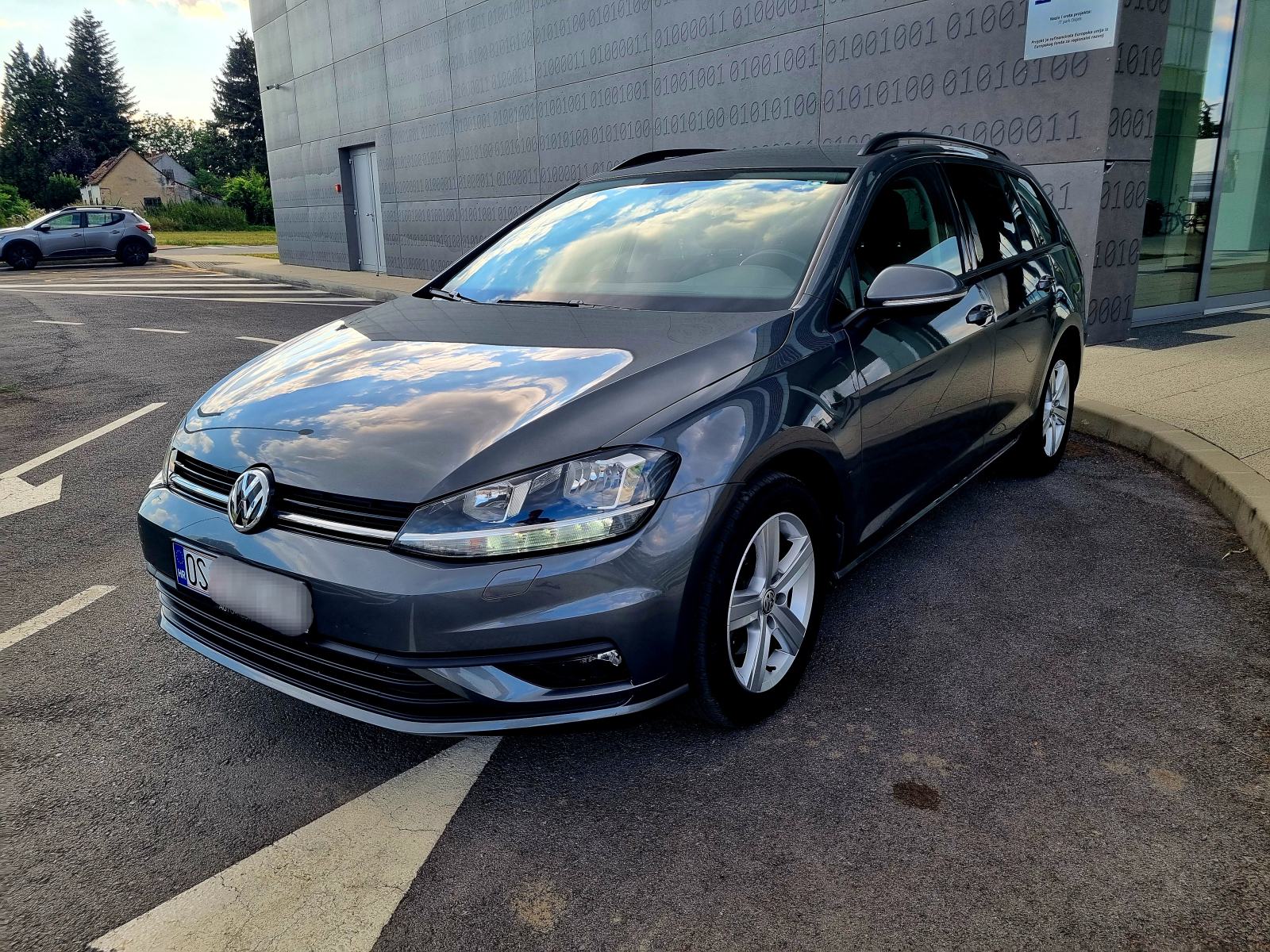VW Golf 7 Variant 1,6 TDI reg.04/27 -2seta točkova NAV SHZ MFV, fotografija 5