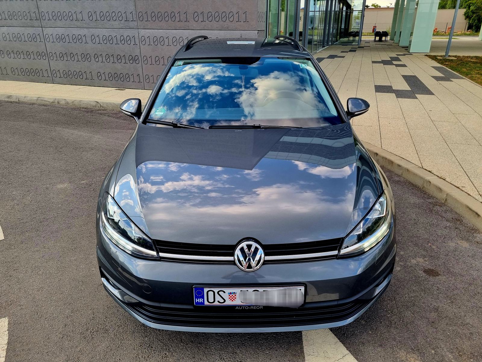 VW Golf 7 Variant 1,6 TDI reg.04/27 -2seta točkova NAV SHZ MFV, fotografija 6