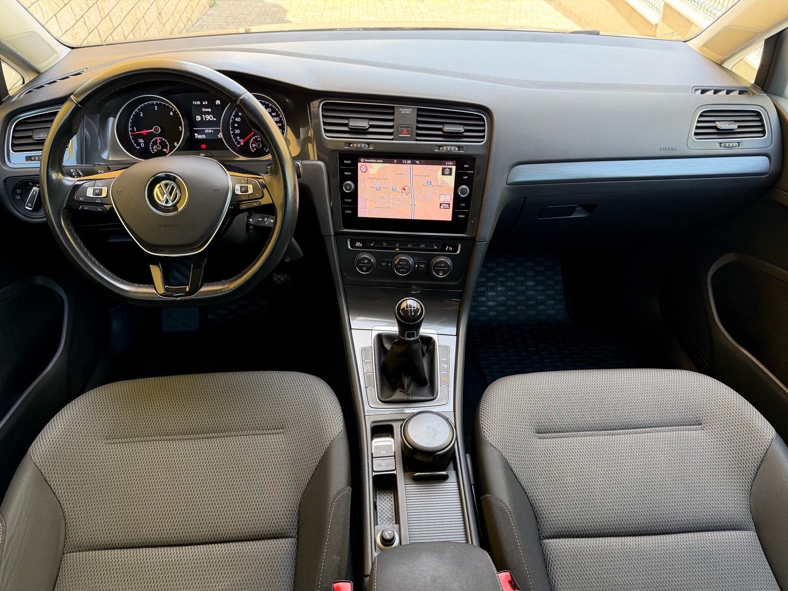 VW Golf 7 Variant 1,6 TDI, Comfortline, Navi, 8xAlu, Servisna, fotografija 17