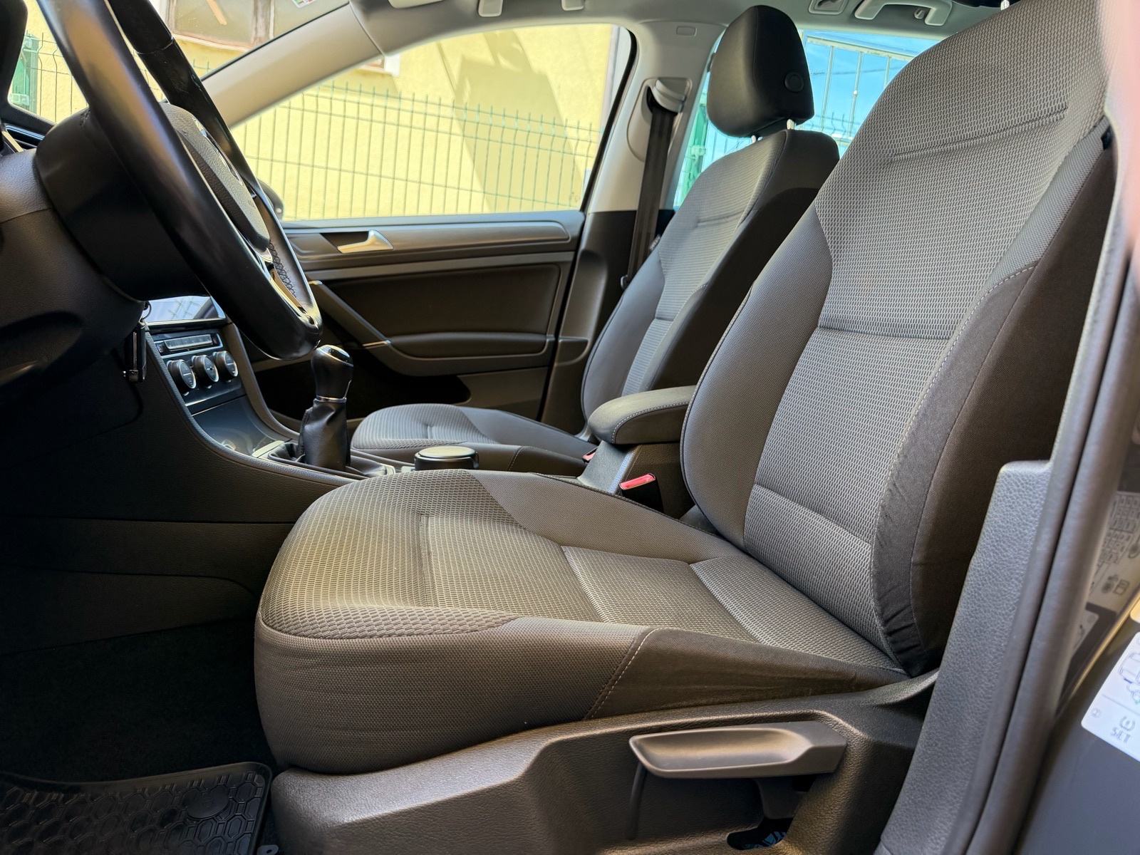 VW Golf 7 Variant 1,6 TDI, Comfortline, Navi, 8xAlu, Servisna, fotografija 18