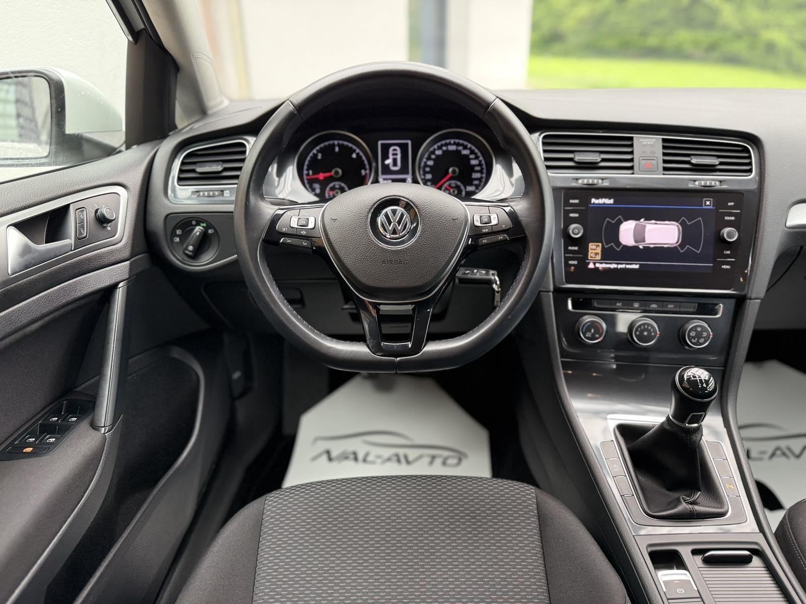 VW Golf 7 Variant 1,6 TDI Comfortline PARK SENZORI-KLIMATIZACIJA-TEMP., fotografija 9