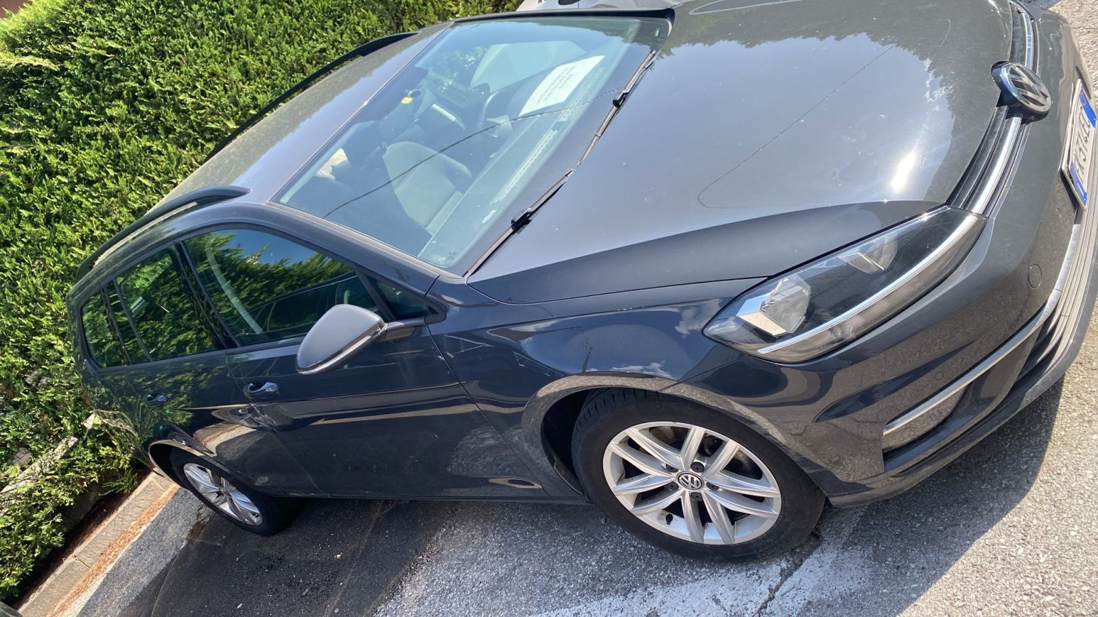 VW Golf 7 Variant 1,6 TDI *SERVISNA *JAMSTVO 12 MJ *KARTICE 36 RATA*, fotografija 2