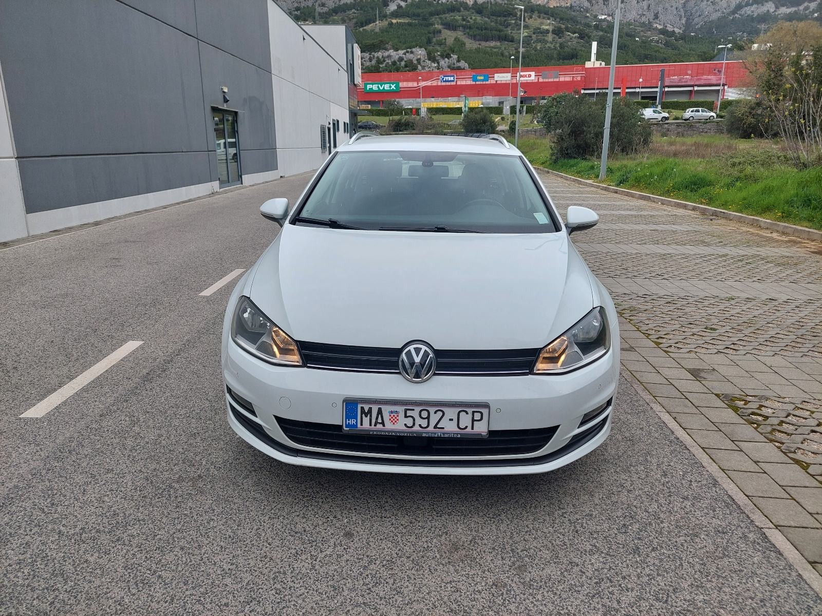 VW Golf 7 Variant 1,6 TDI, fotografija 2