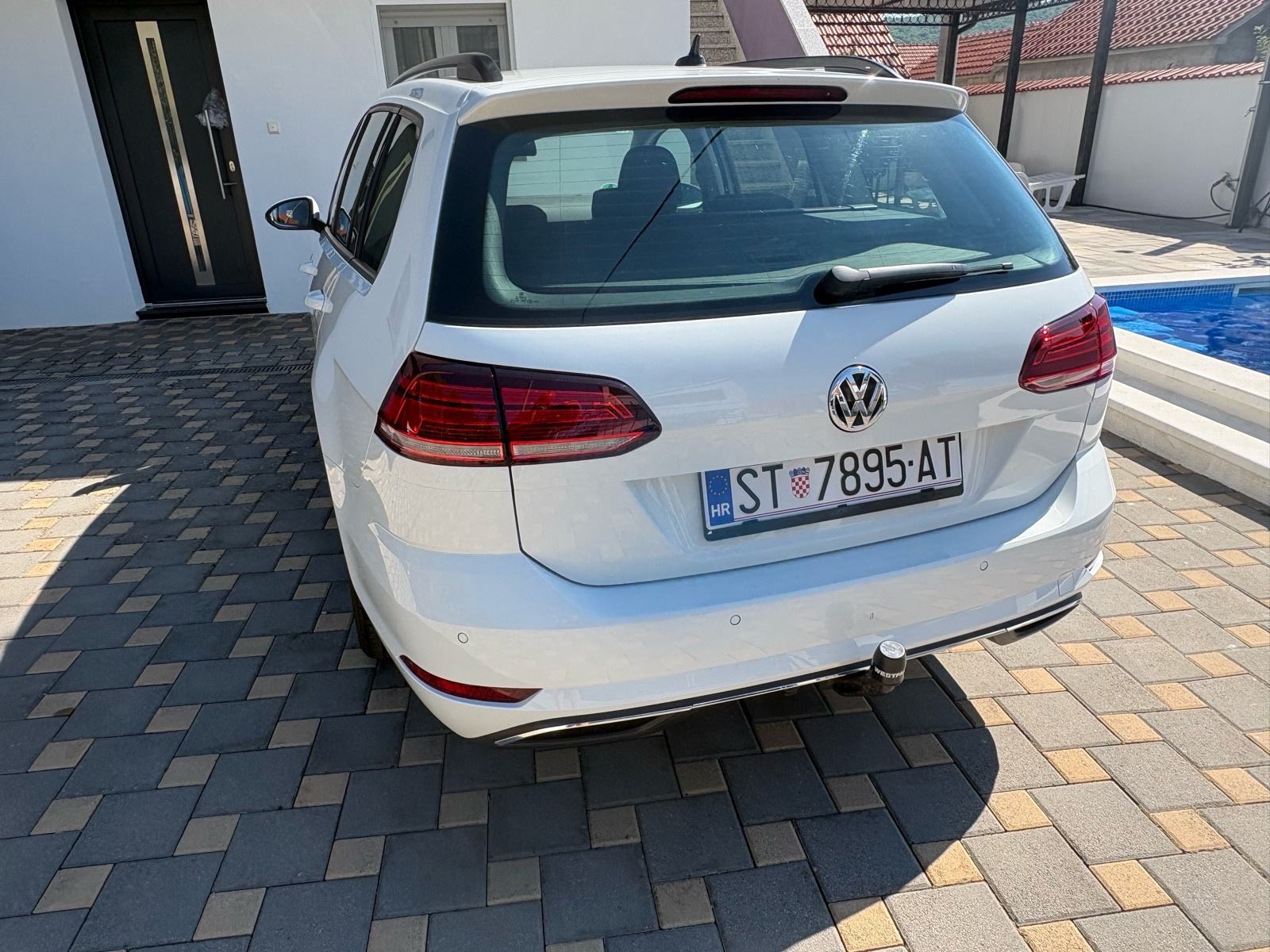 VW Golf 7.5 Variant 1,6 TDI 2020 god., fotografija 6