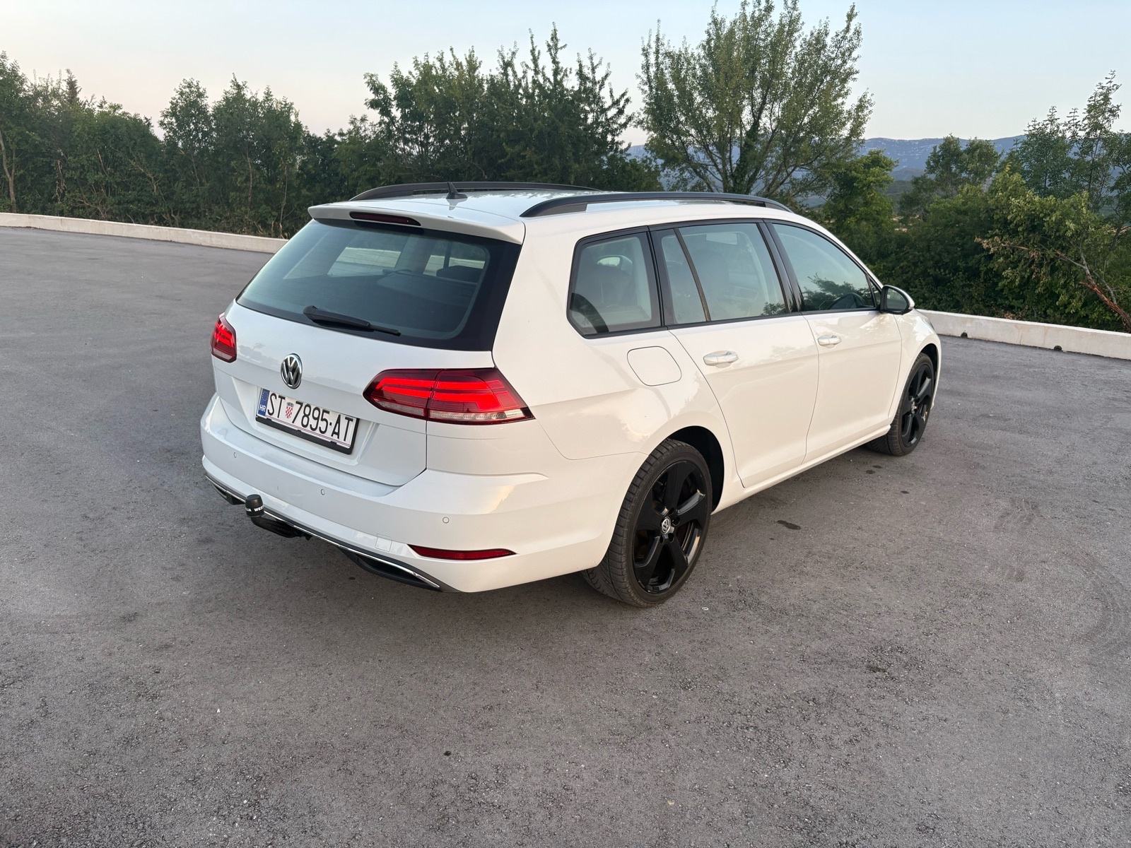 VW Golf 7.5 Variant 1,6 TDI 2020 god., fotografija 11