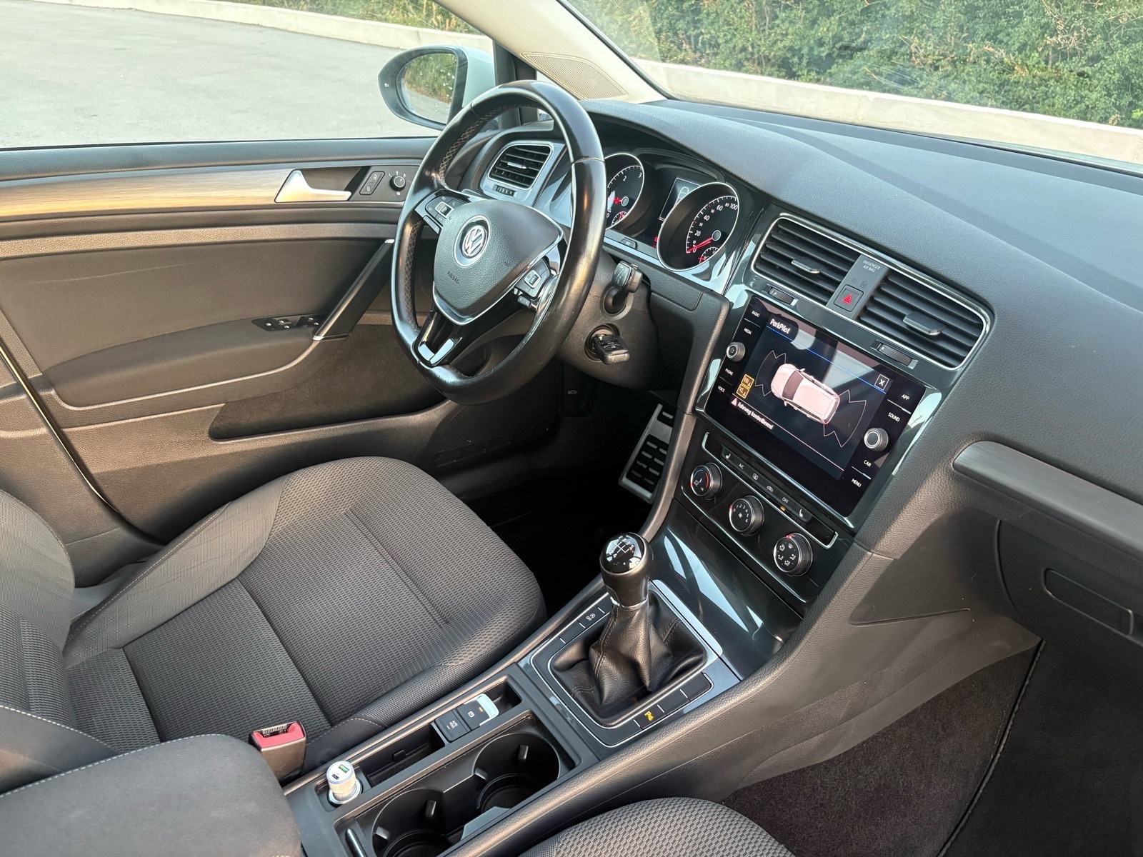 VW Golf 7.5 Variant 1,6 TDI 2020 god., fotografija 14