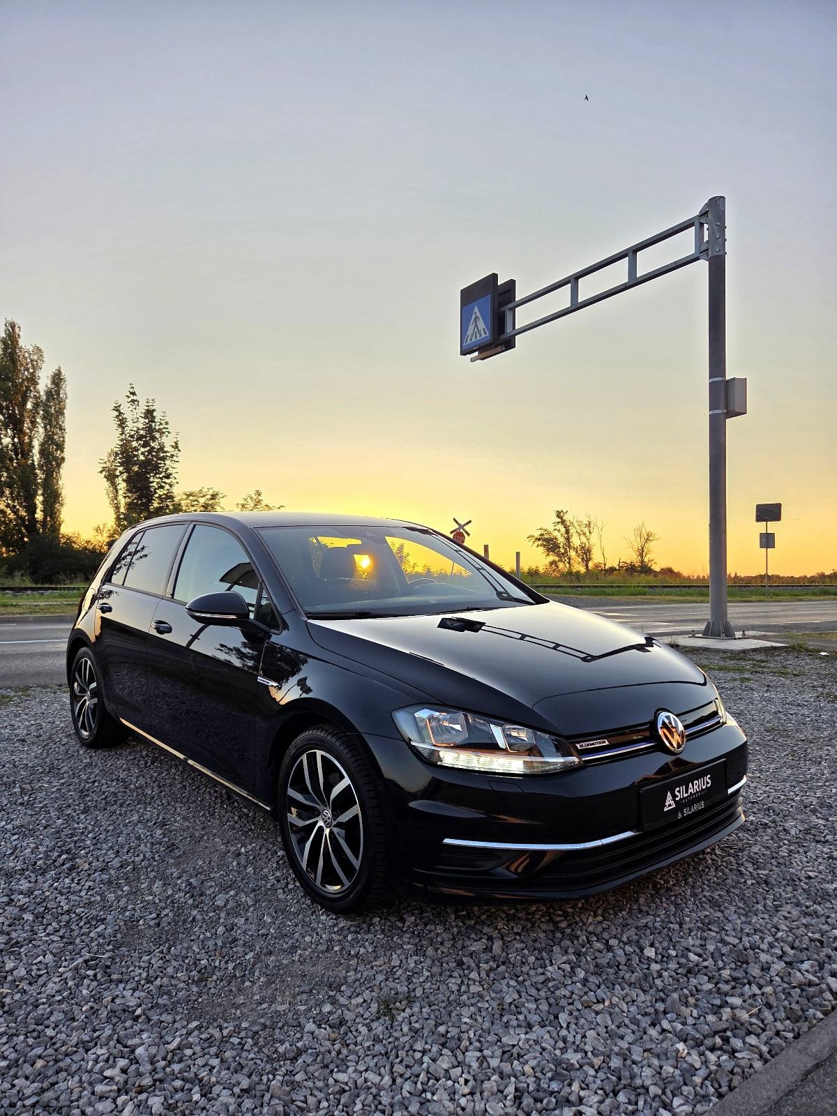 VW Golf 7.5 1.5 TSI-143TKM-JAMSTVO 12MJ-IQ.DRIVE,GRIJ.SJED,NAVI, fotografija 3