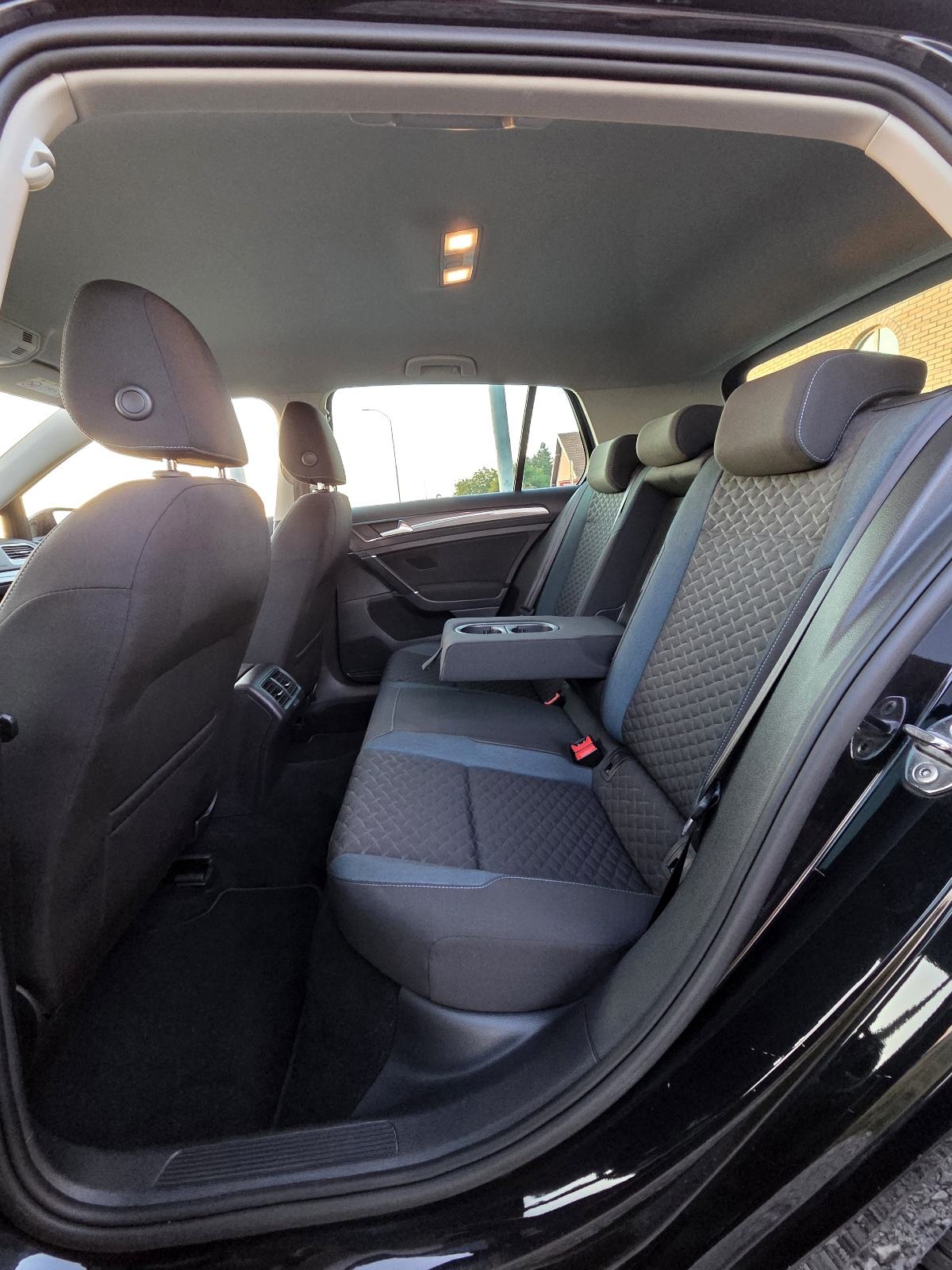 VW Golf 7.5 1.5 TSI-143TKM-JAMSTVO 12MJ-IQ.DRIVE,GRIJ.SJED,NAVI, fotografija 12