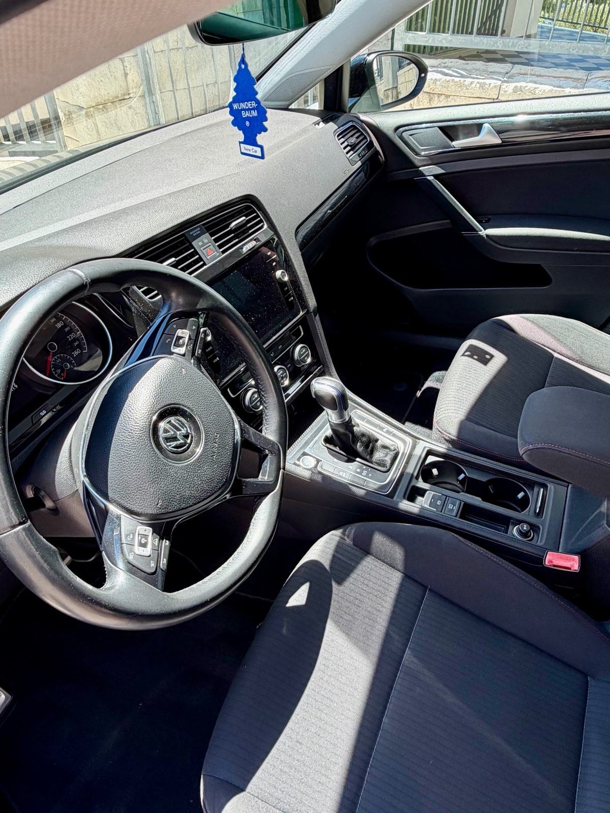 VW Golf 7.5 1,6 TDI automatik PANORAMA, SOUND, pogled izvana - slika 2