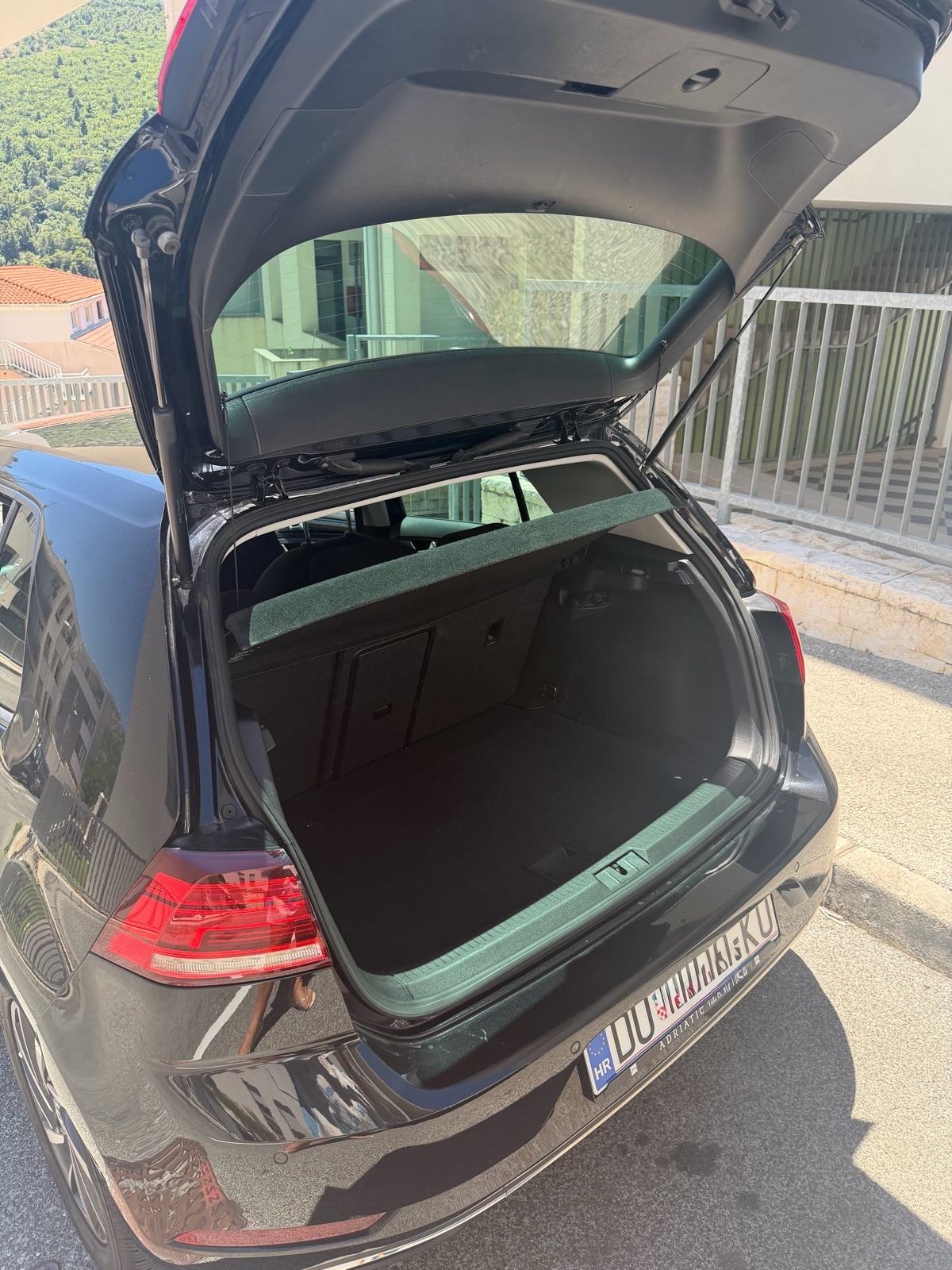 VW Golf 7.5 1,6 TDI automatik PANORAMA, SOUND, fotografija 10