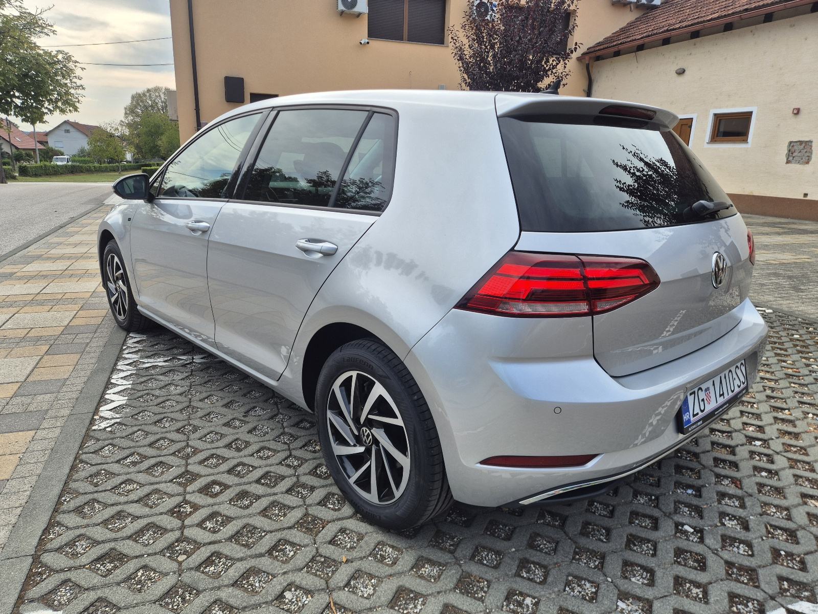 VW Golf 7.5 1,6 TDI JOIN oprema full led svijetla, fotografija 6