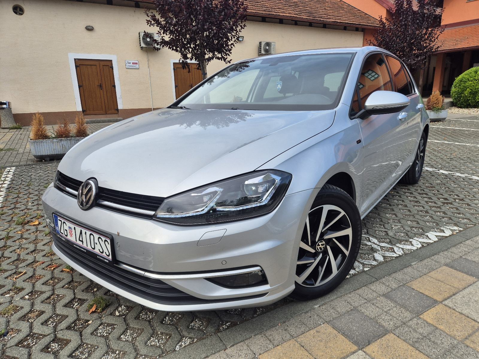 VW Golf 7.5 1,6 TDI JOIN oprema full led svijetla, fotografija 3