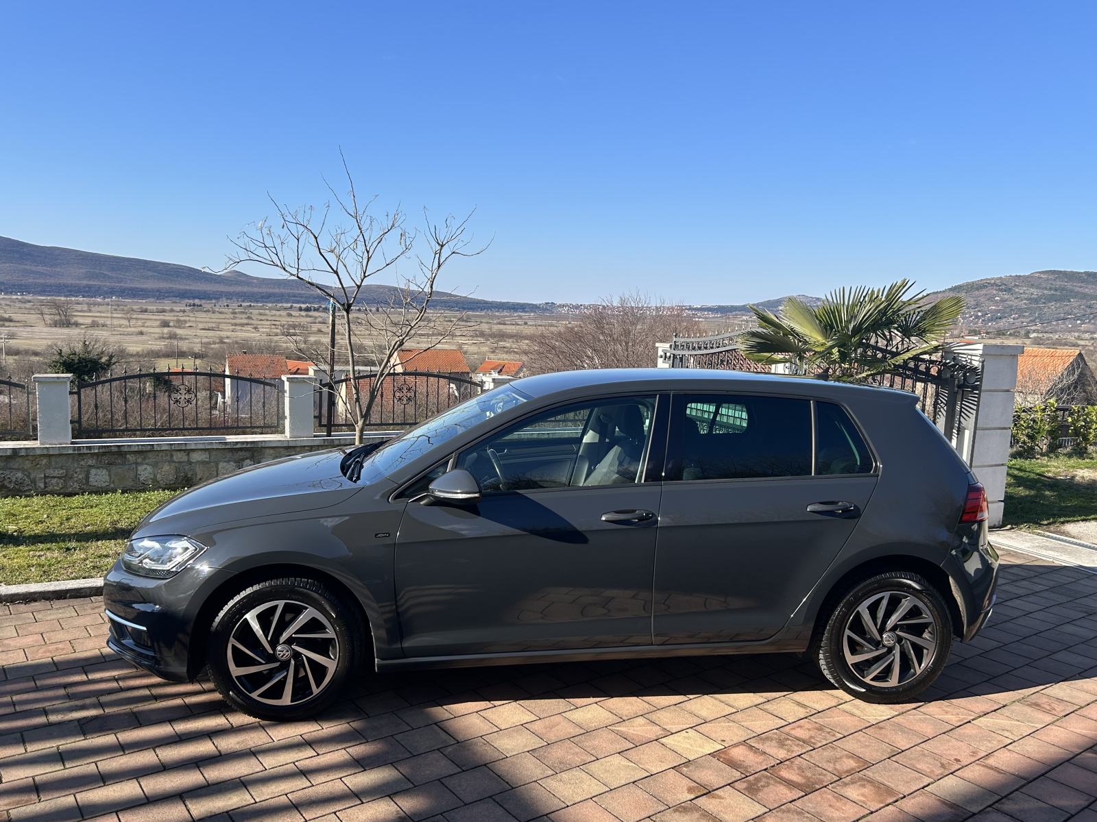 VW Golf 7.5 1,6 TDI,Matrix led svjetla,acc,radar.carplay,navigacija, fotografija 3