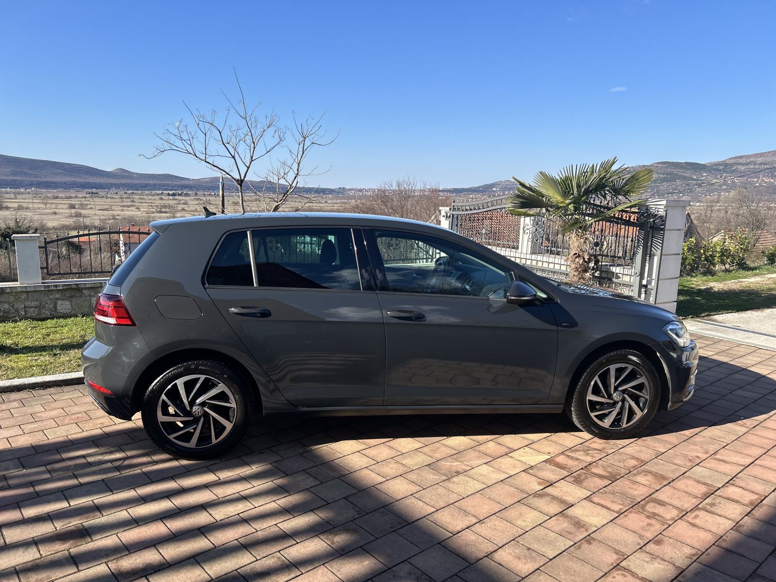 VW Golf 7.5 1,6 TDI,Matrix led svjetla,acc,radar.carplay,navigacija, fotografija 4