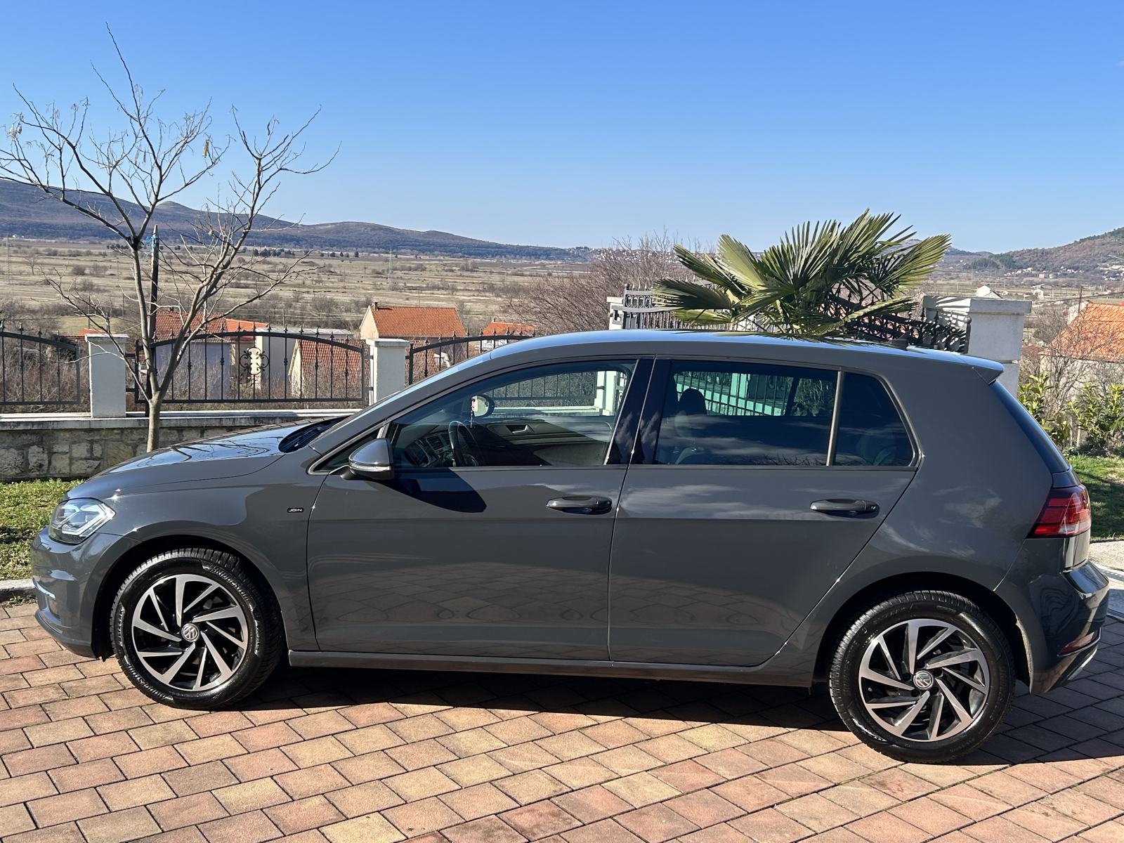 VW Golf 7.5 1,6 TDI,Matrix led svjetla,acc,radar.carplay,navigacija, fotografija 5