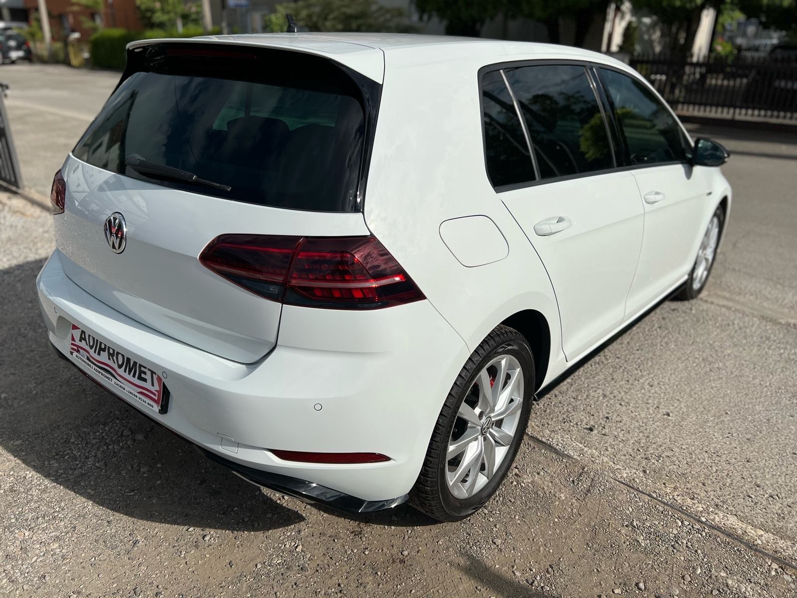 VW Golf 7.5 1,6 TDI *R-Line* // LED // REG 1 GOD !!, fotografija 7