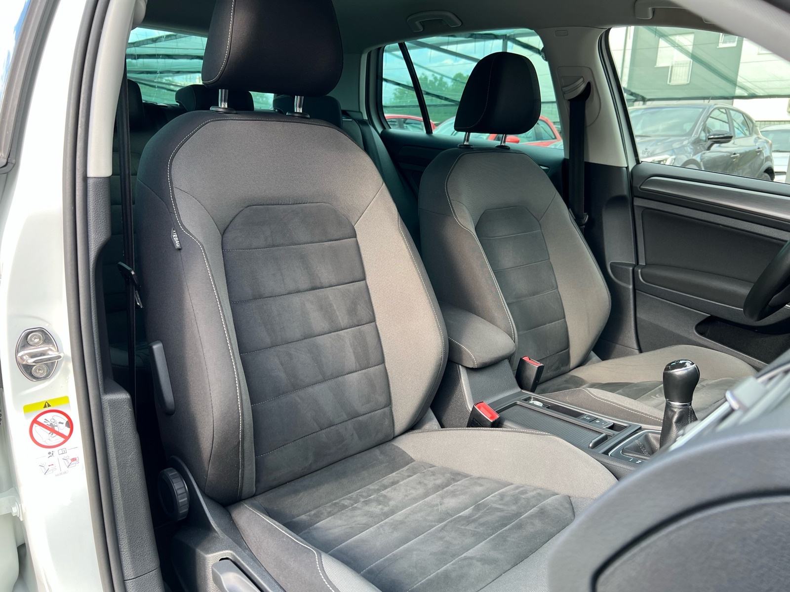 VW Golf 7.5 1,6 TDI *R-Line* // LED // REG 1 GOD !!, fotografija 17
