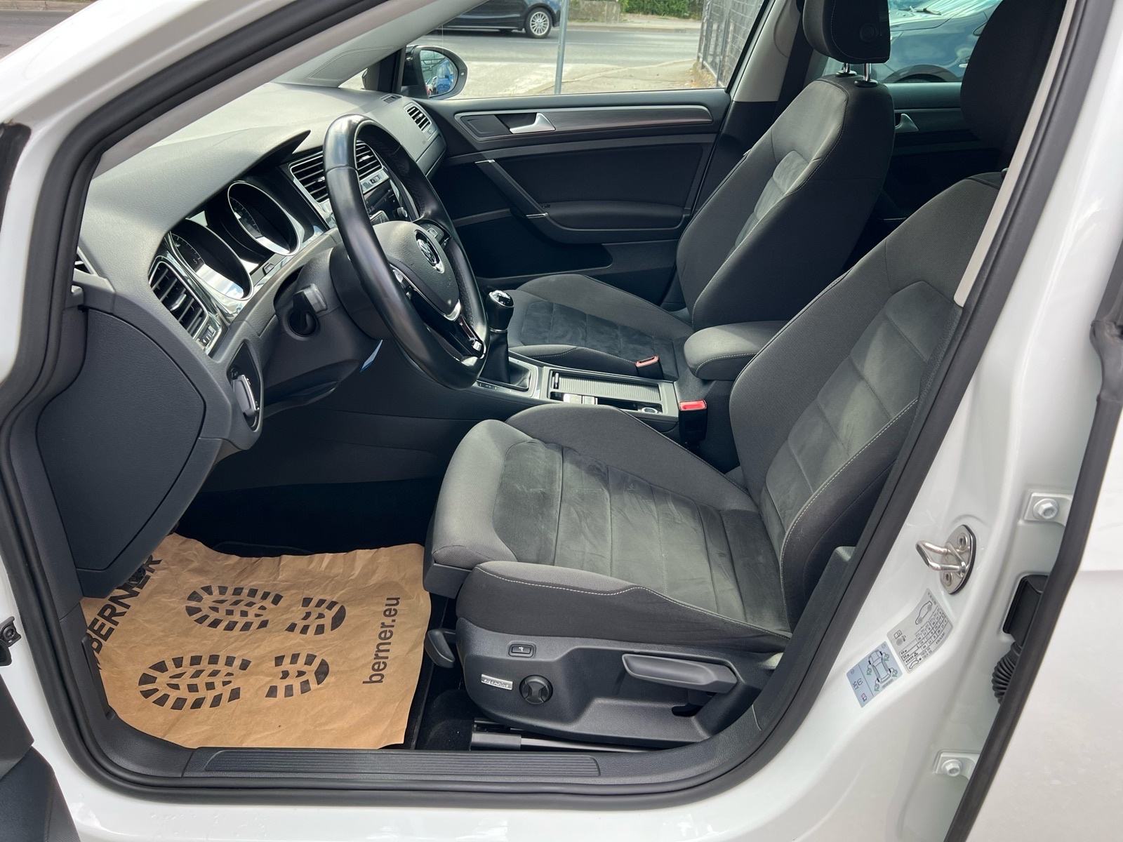 VW Golf 7.5 1,6 TDI *R-Line* // LED // REG 1 GOD !!, fotografija 14