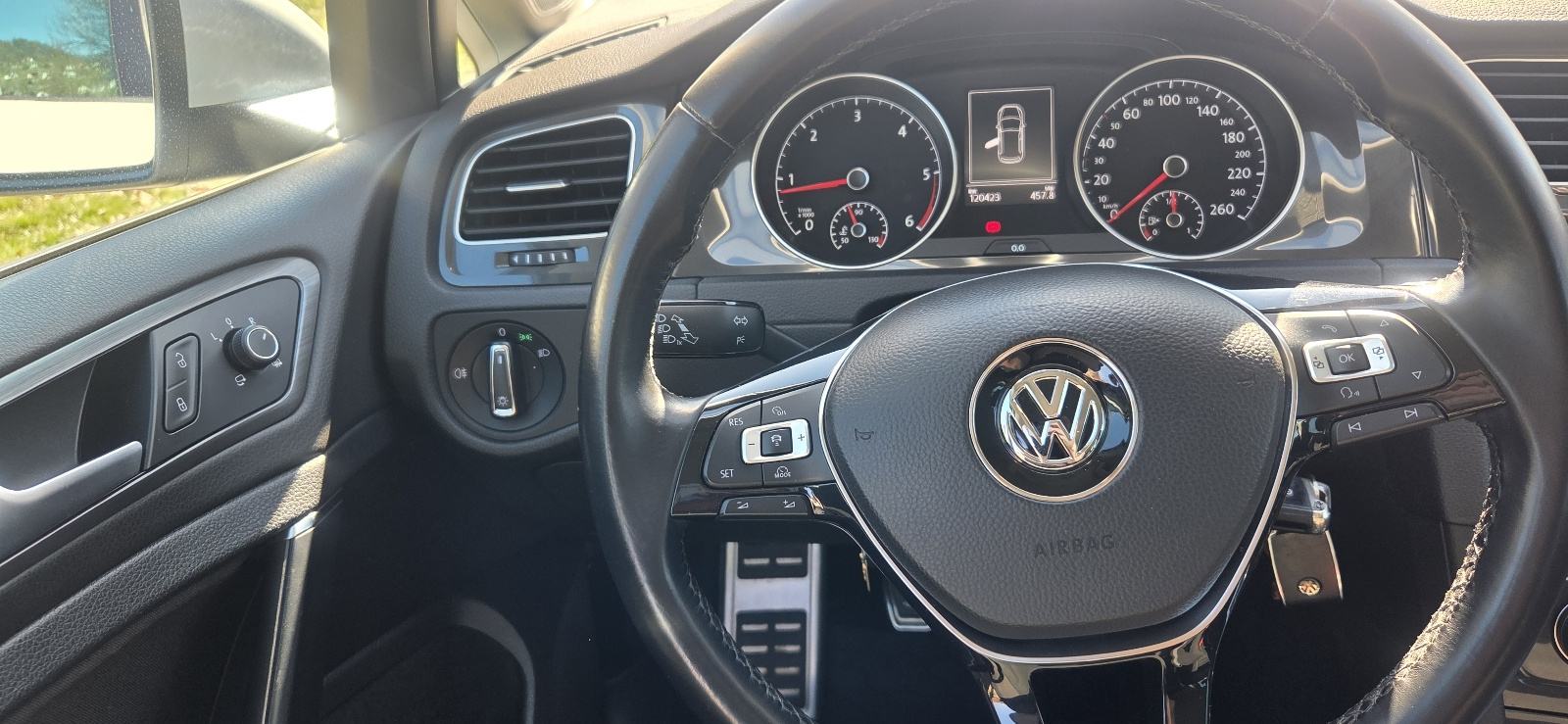 VW Golf 7.5 1,6 TDI R Line,Navi,webasto,Alu 19,Vlasnik vozila,servisna, fotografija 16