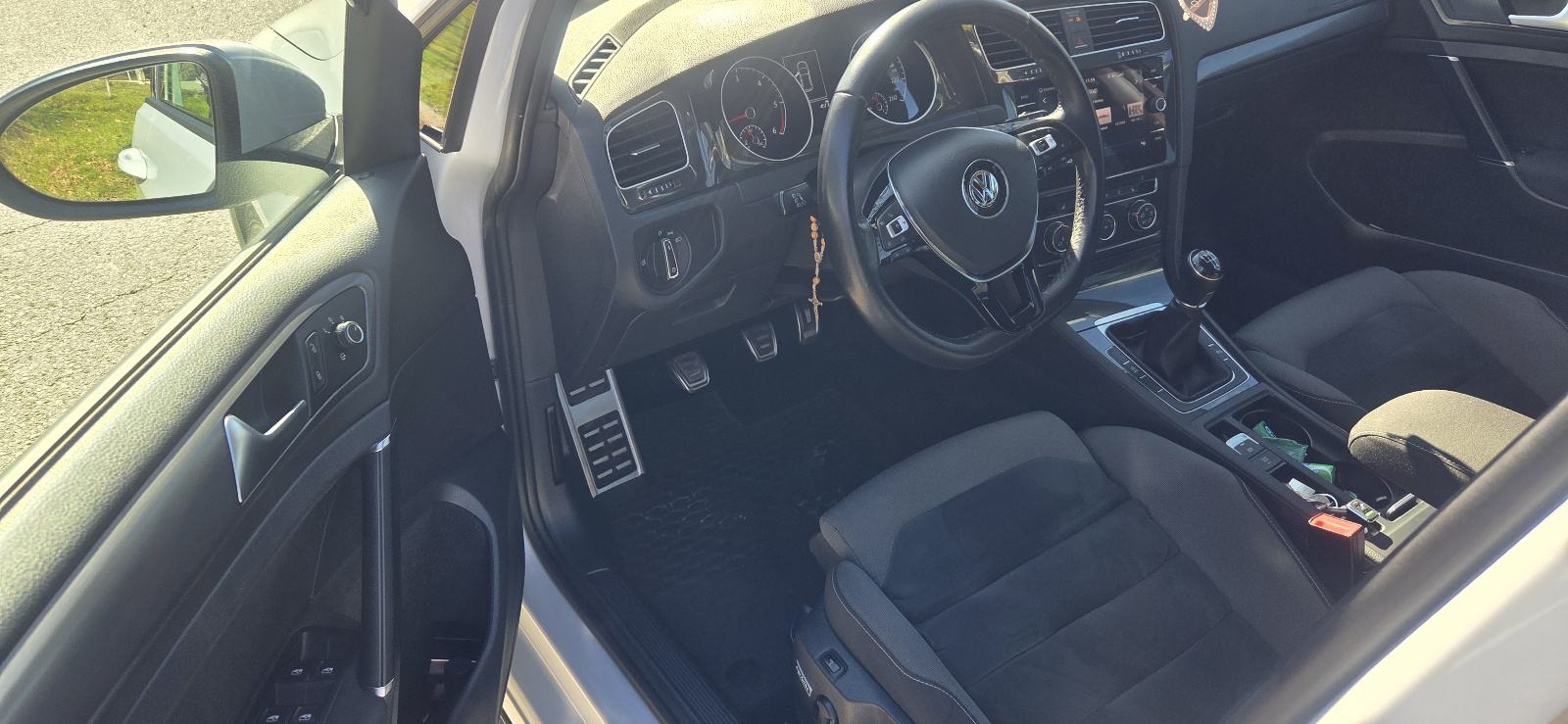 VW Golf 7.5 1,6 TDI R Line,Navi,webasto,Alu 19,Vlasnik vozila,servisna, fotografija 17