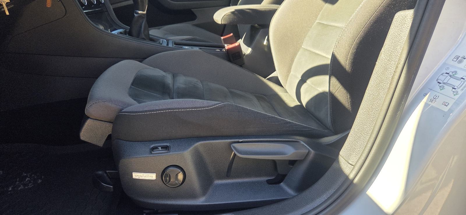 VW Golf 7.5 1,6 TDI R Line,Navi,webasto,Alu 19,Vlasnik vozila,servisna, fotografija 13