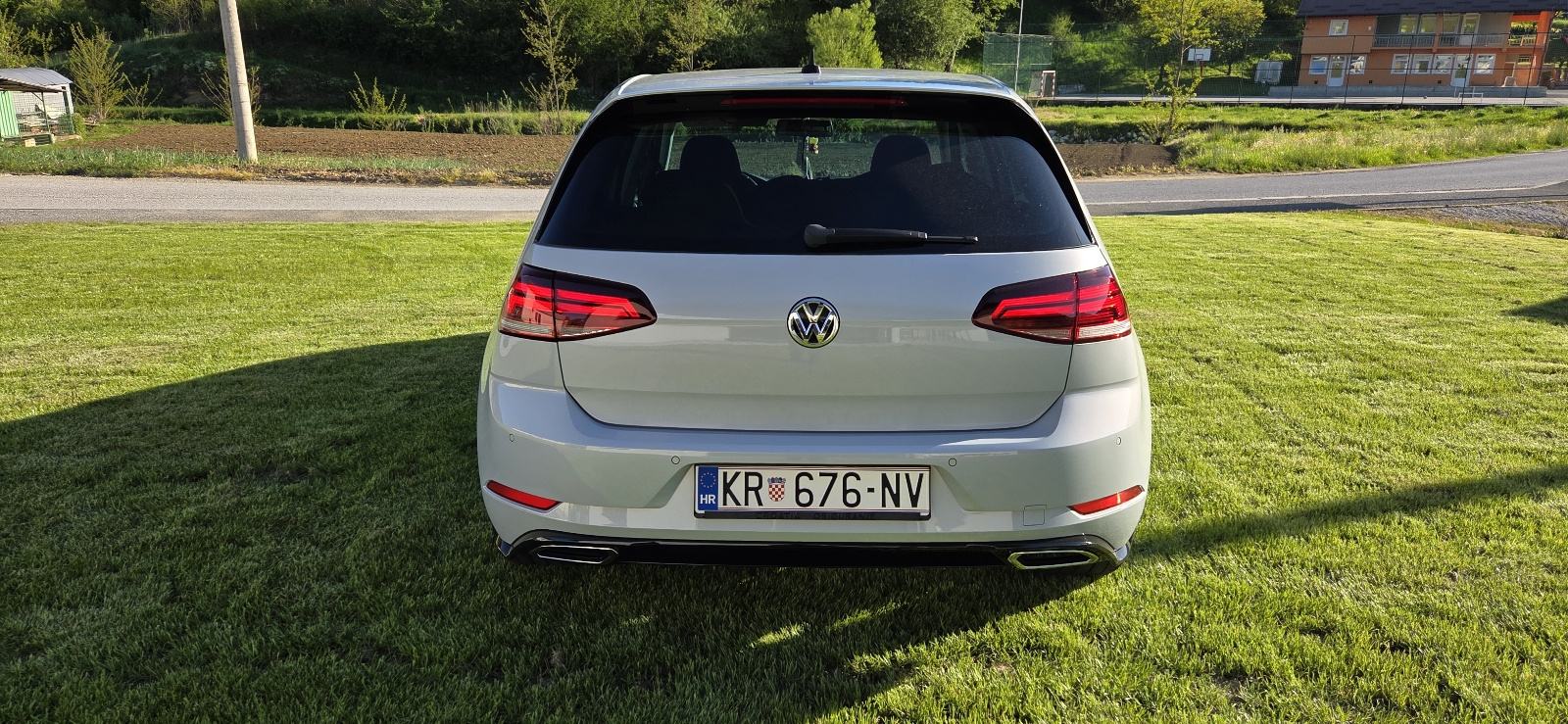 VW Golf 7.5 1,6 TDI R Line,Navi,webasto,Alu 19,Vlasnik vozila,servisna, fotografija 6